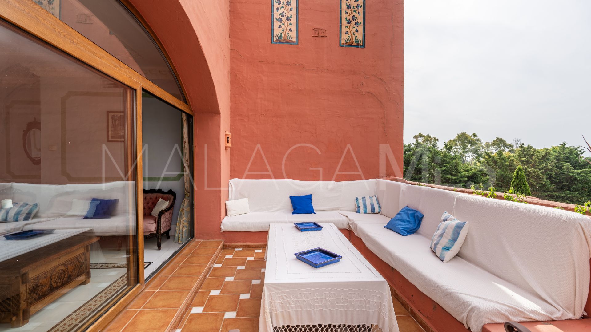 Duplex penthouse for sale in Alhambra del Golf