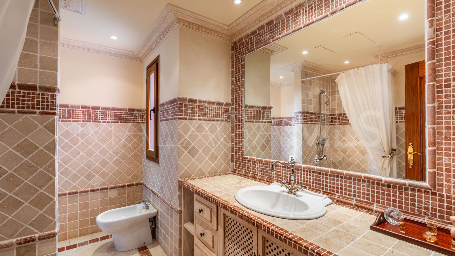 Duplex penthouse for sale in Alhambra del Golf