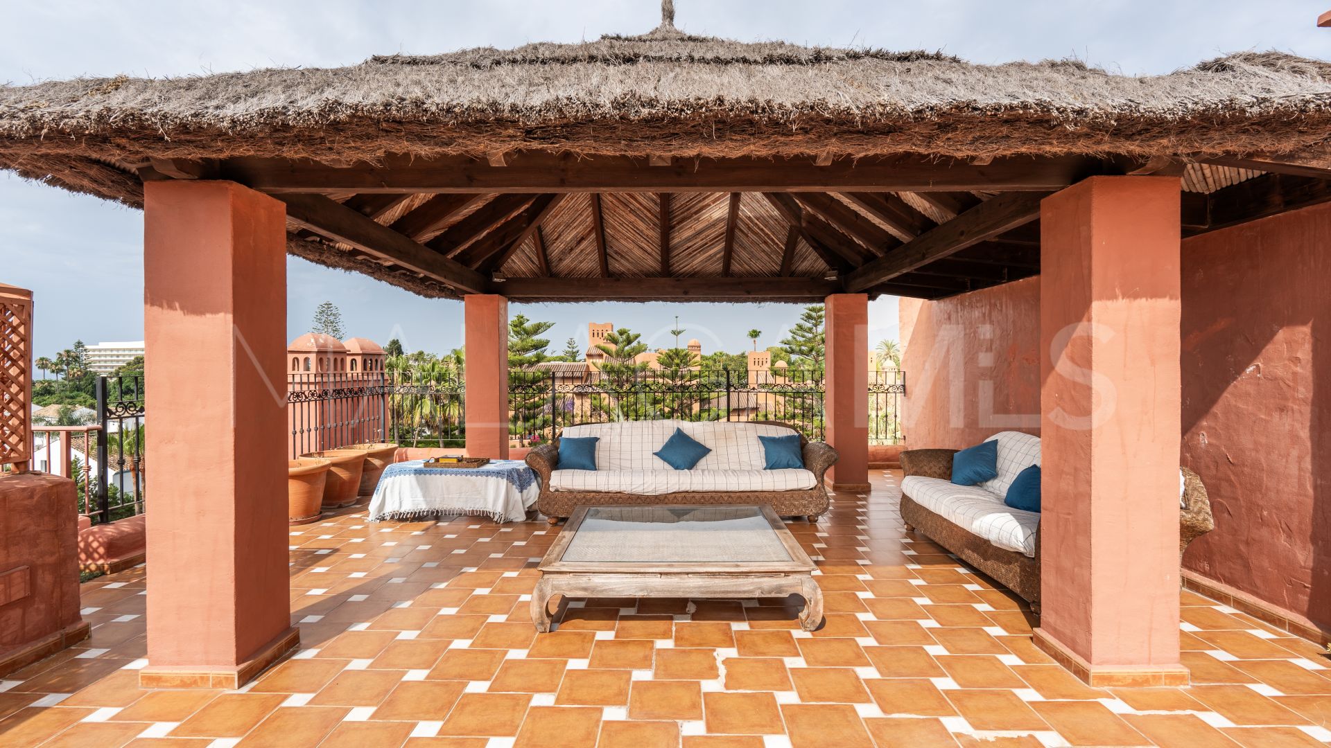 Duplex penthouse for sale in Alhambra del Golf
