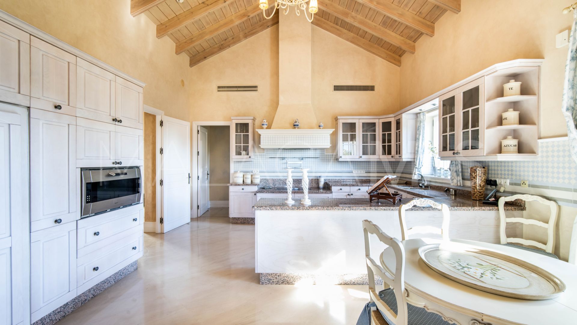 For sale Altos Reales villa
