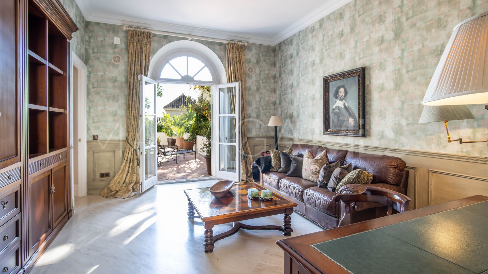 For sale Altos Reales villa