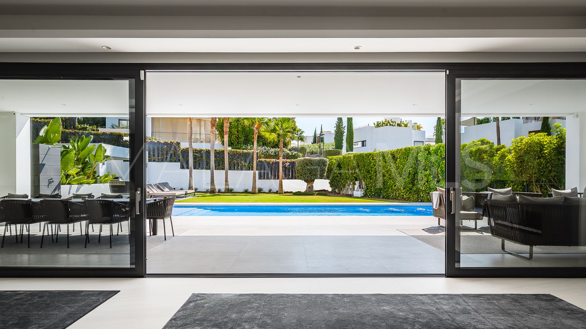 For sale Los Olivos villa with 7 bedrooms