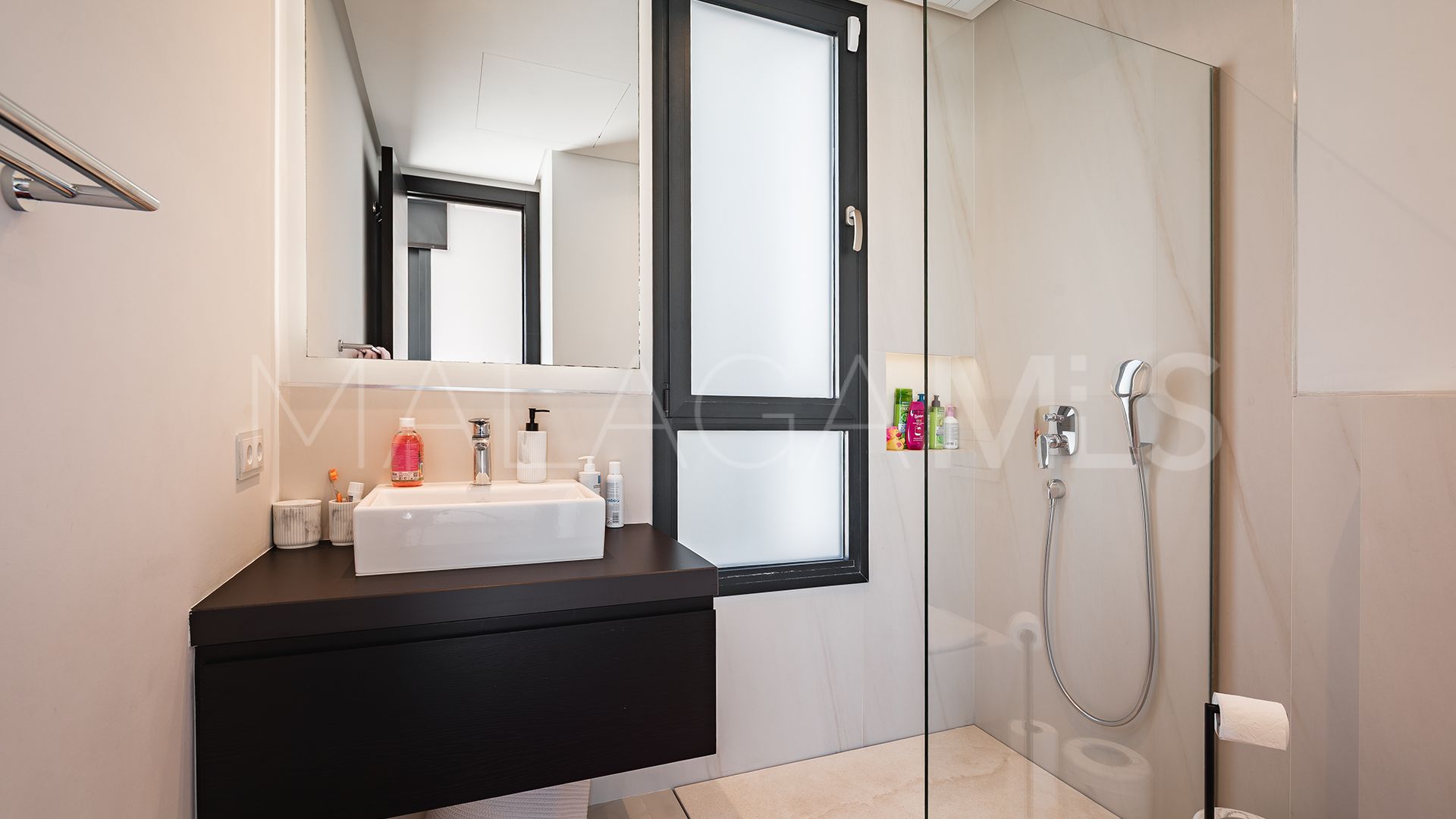 For sale Los Olivos villa with 7 bedrooms