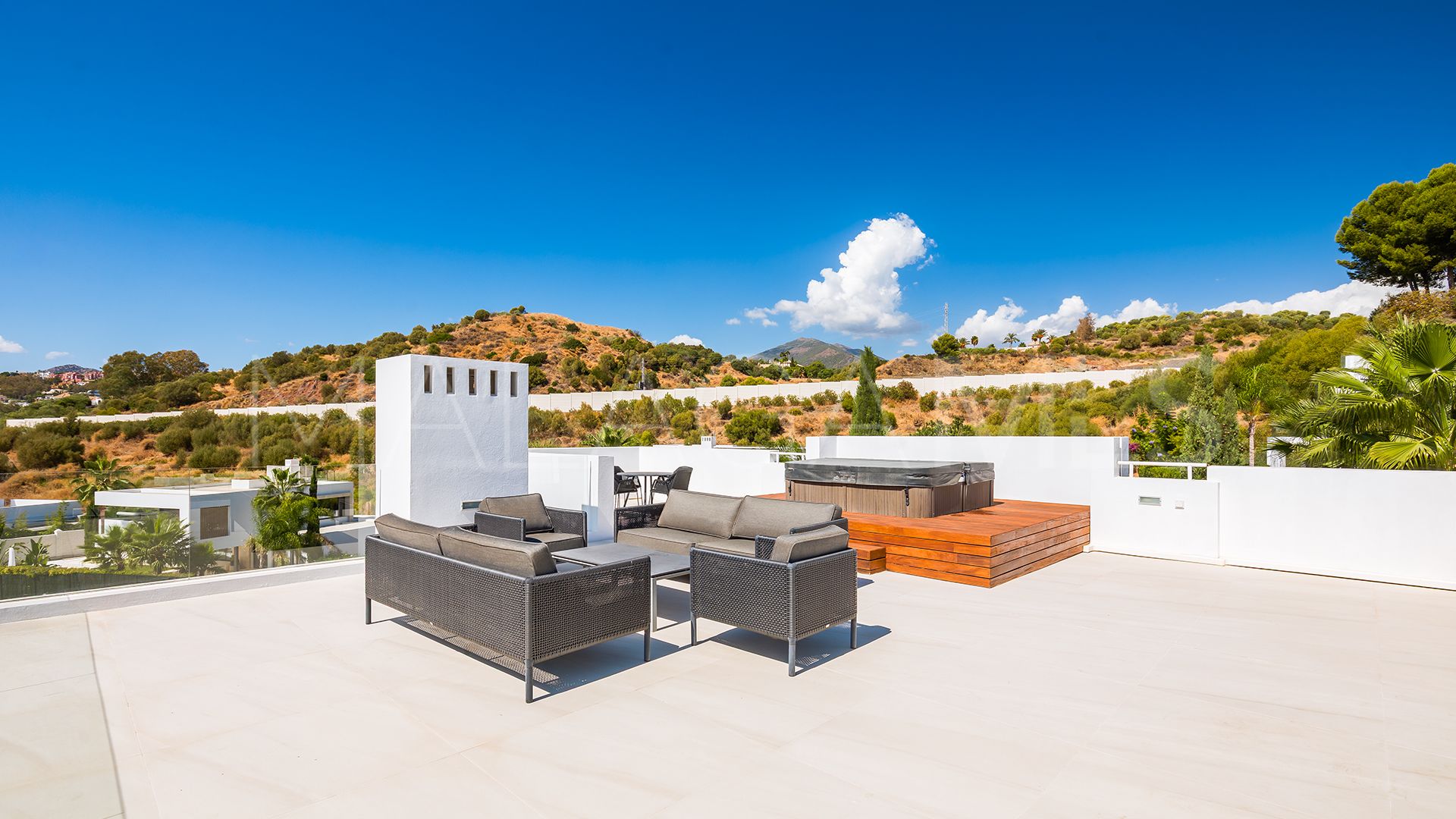 For sale Los Olivos villa with 7 bedrooms