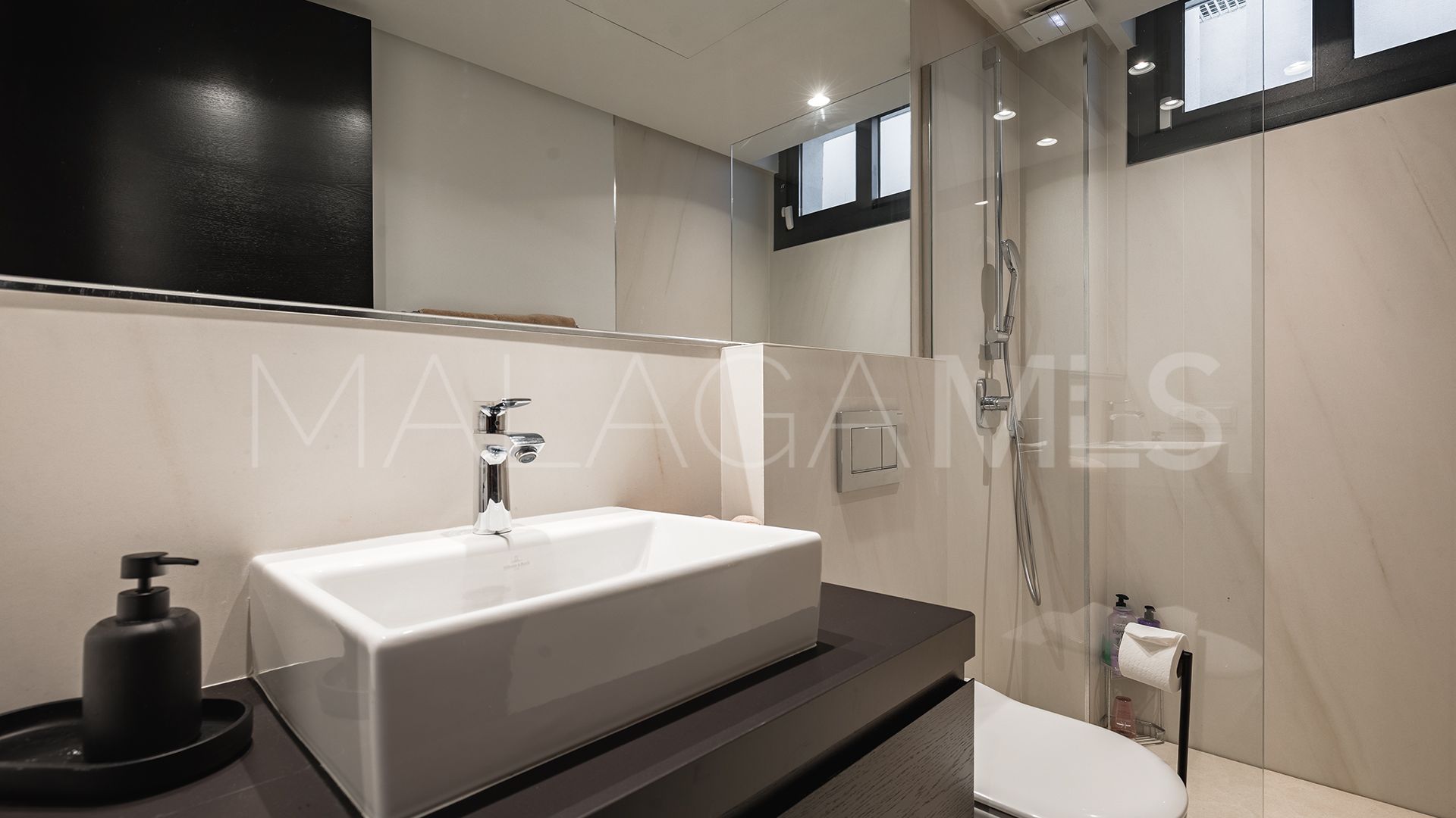 For sale Los Olivos villa with 7 bedrooms