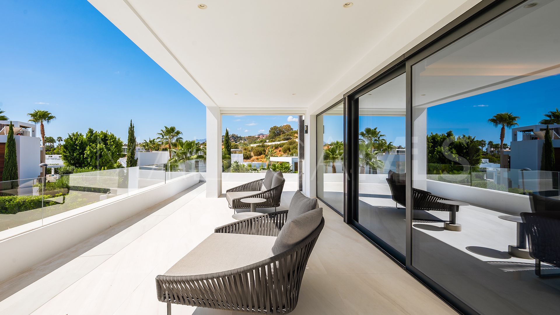 For sale Los Olivos villa with 7 bedrooms