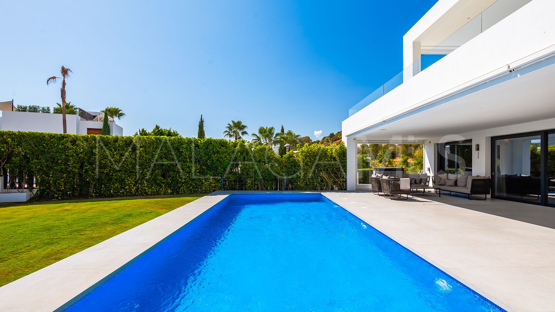 For sale Los Olivos villa with 7 bedrooms