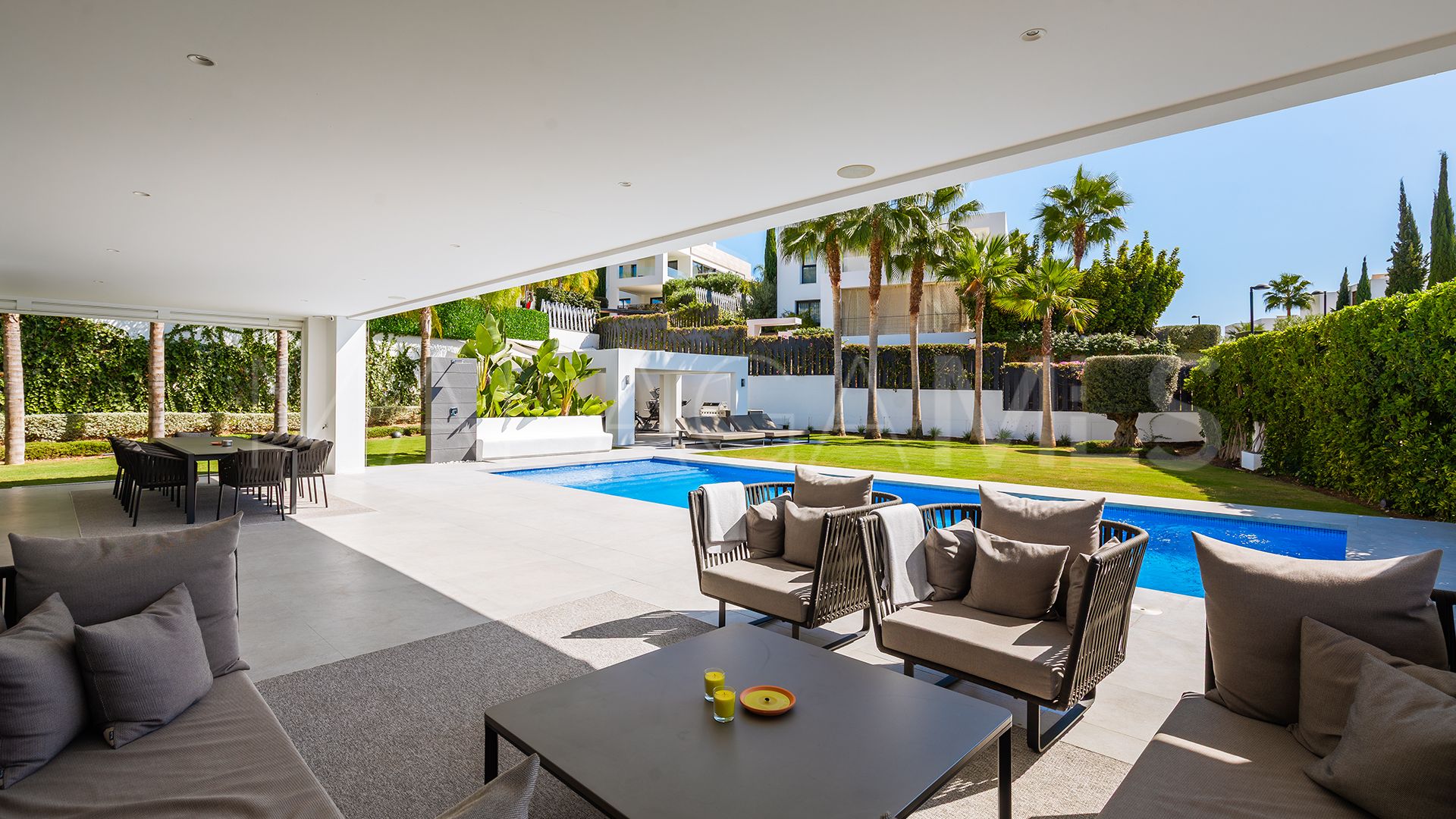 For sale Los Olivos villa with 7 bedrooms