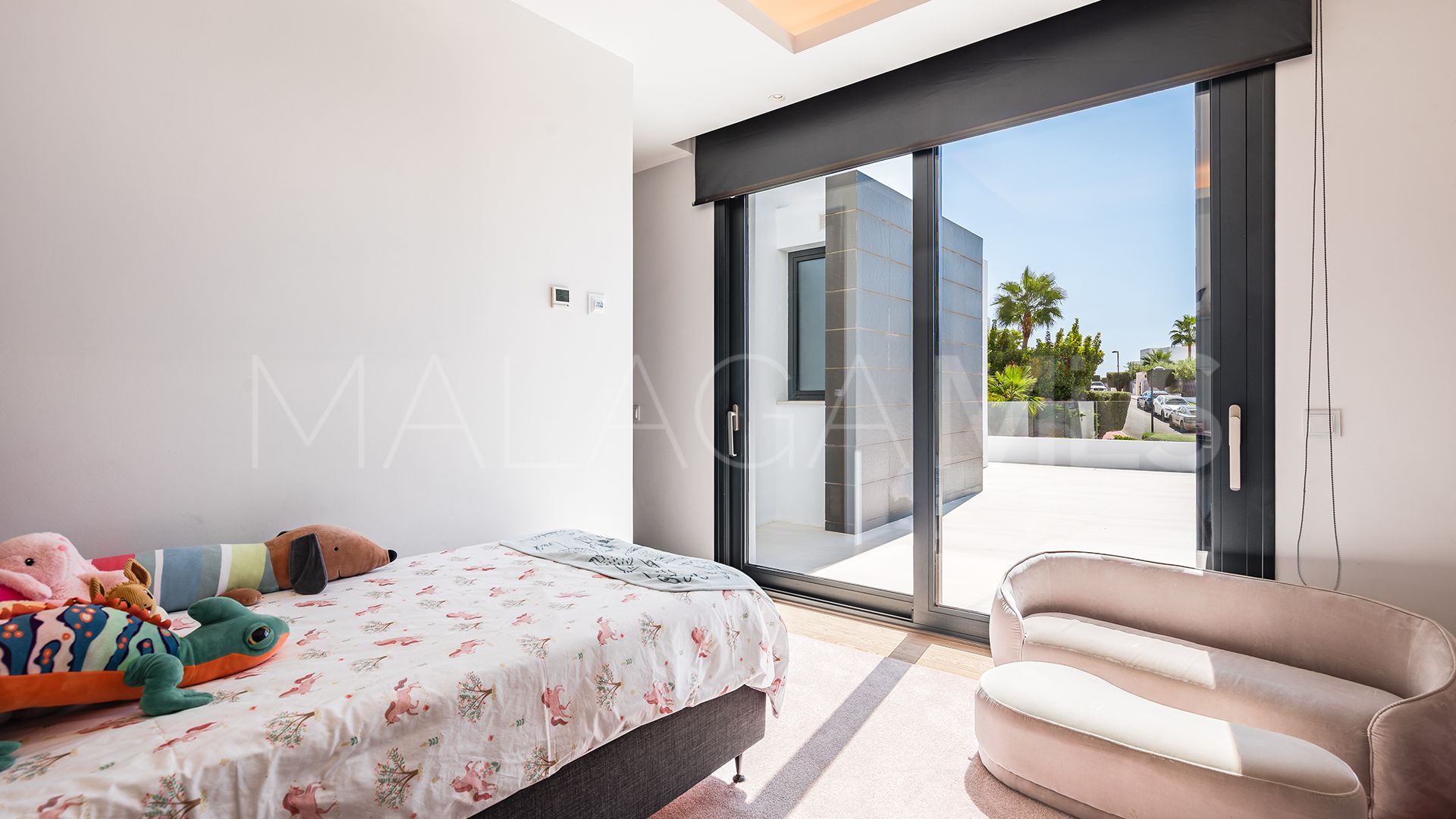 For sale Los Olivos villa with 7 bedrooms