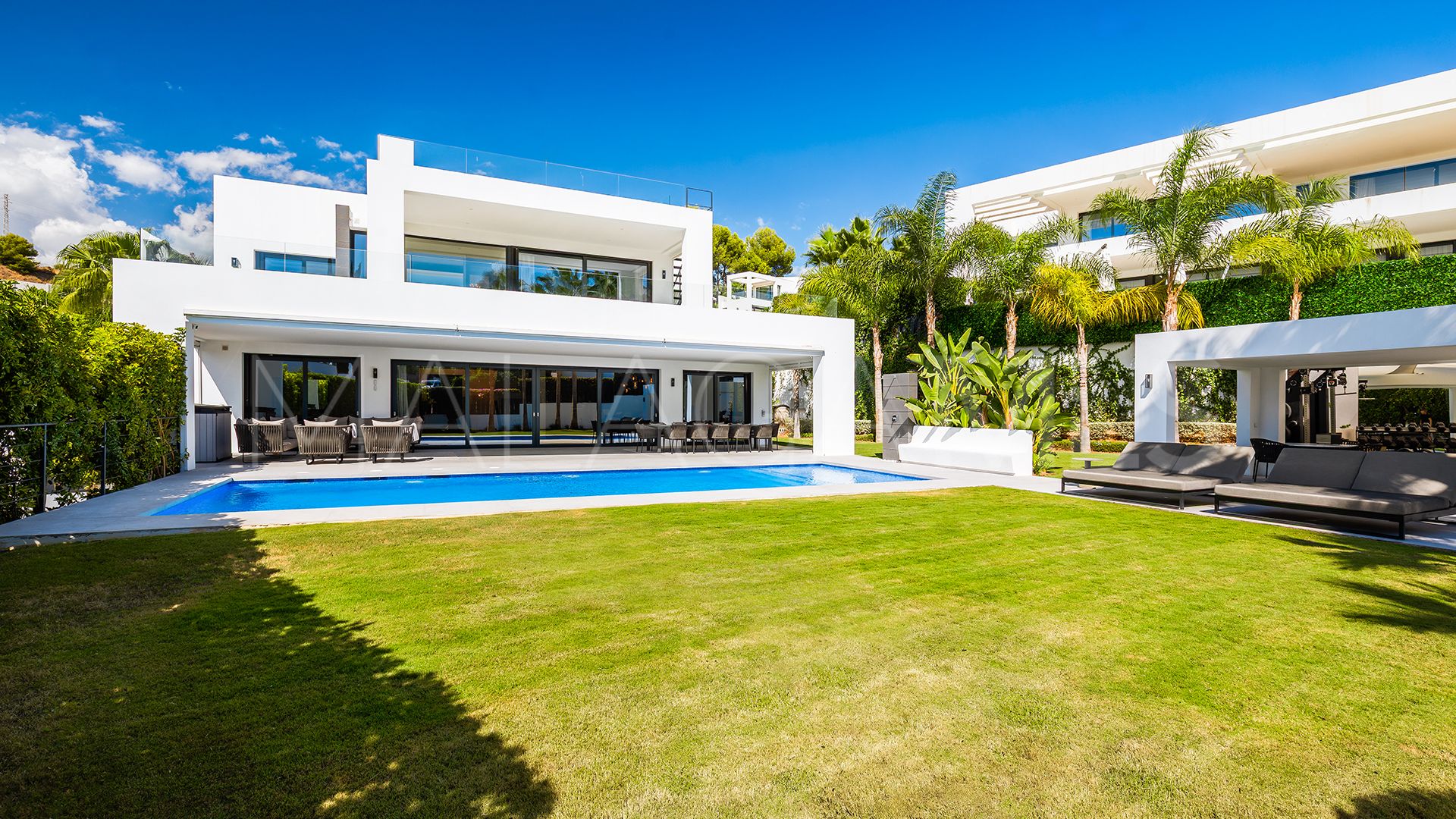 For sale Los Olivos villa with 7 bedrooms