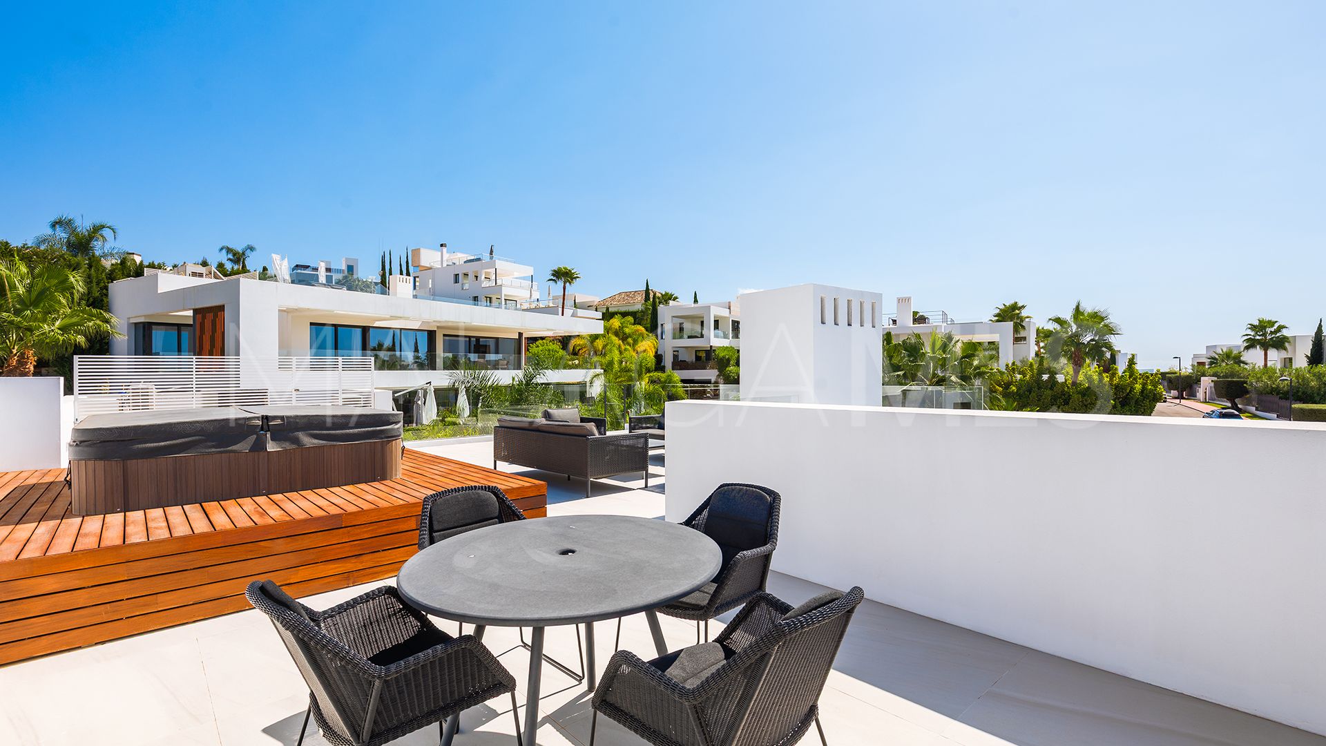 For sale Los Olivos villa with 7 bedrooms