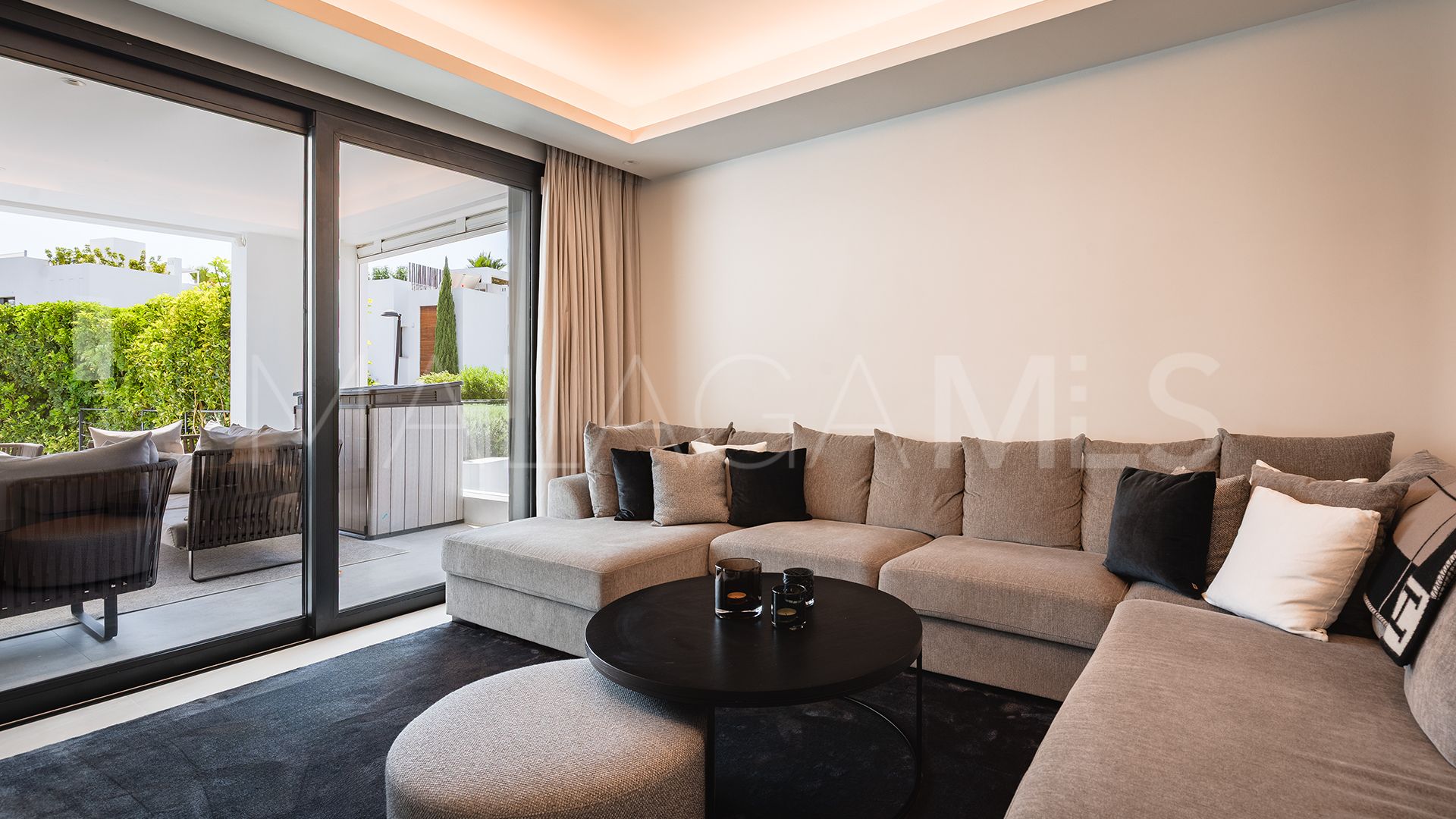 For sale Los Olivos villa with 7 bedrooms