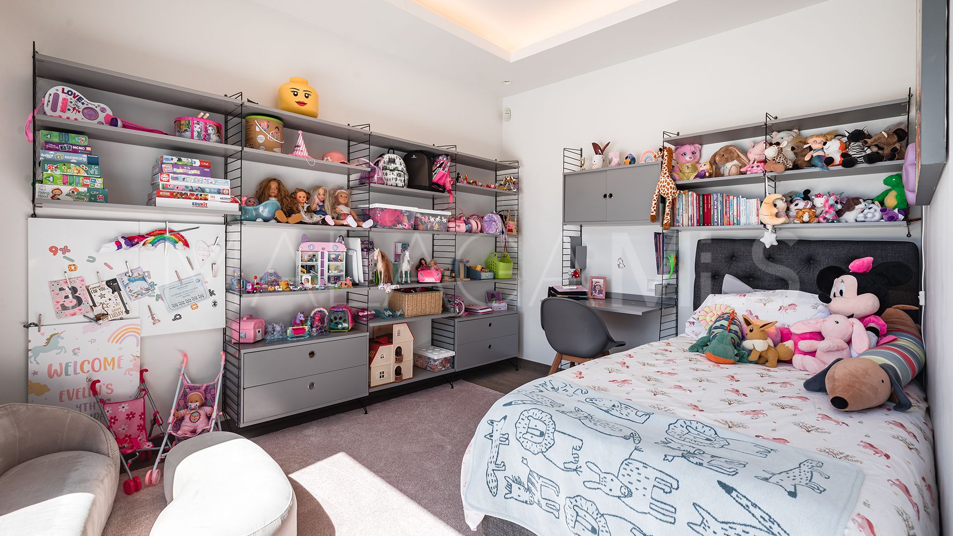 For sale Los Olivos villa with 7 bedrooms