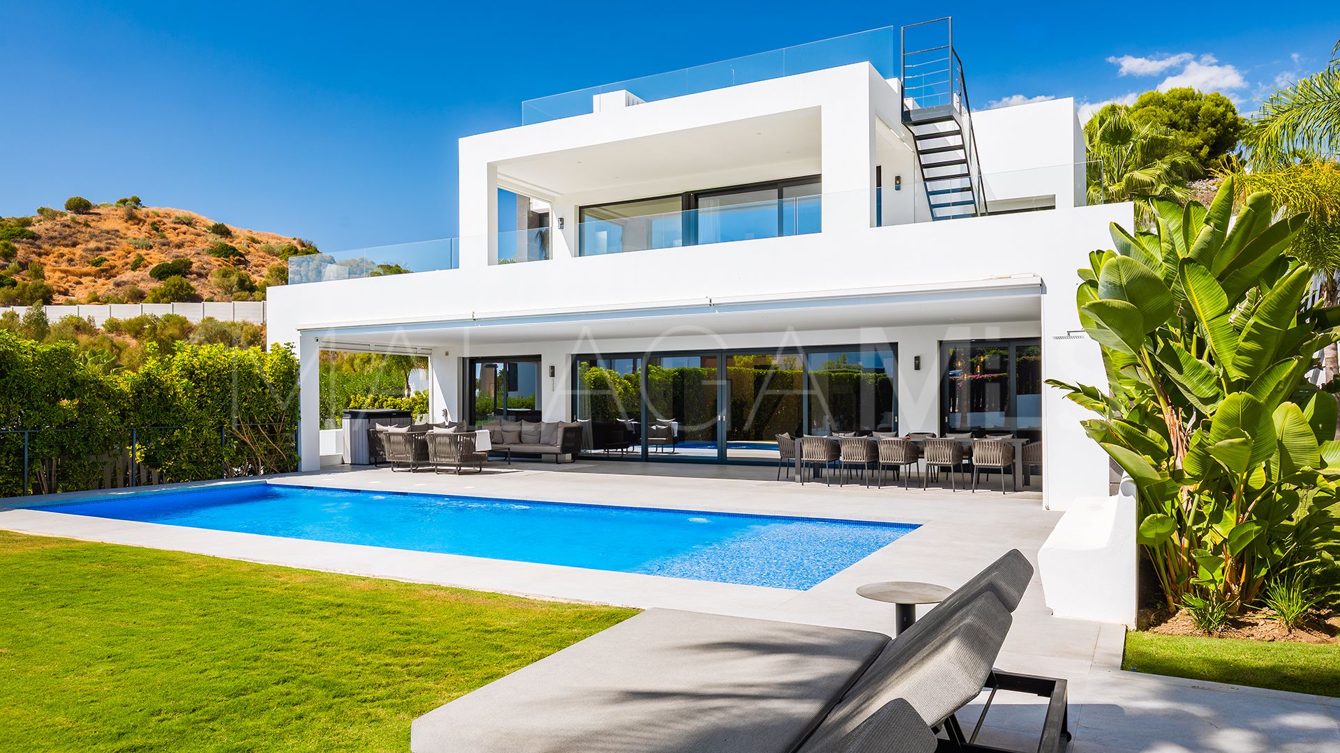 For sale Los Olivos villa with 7 bedrooms