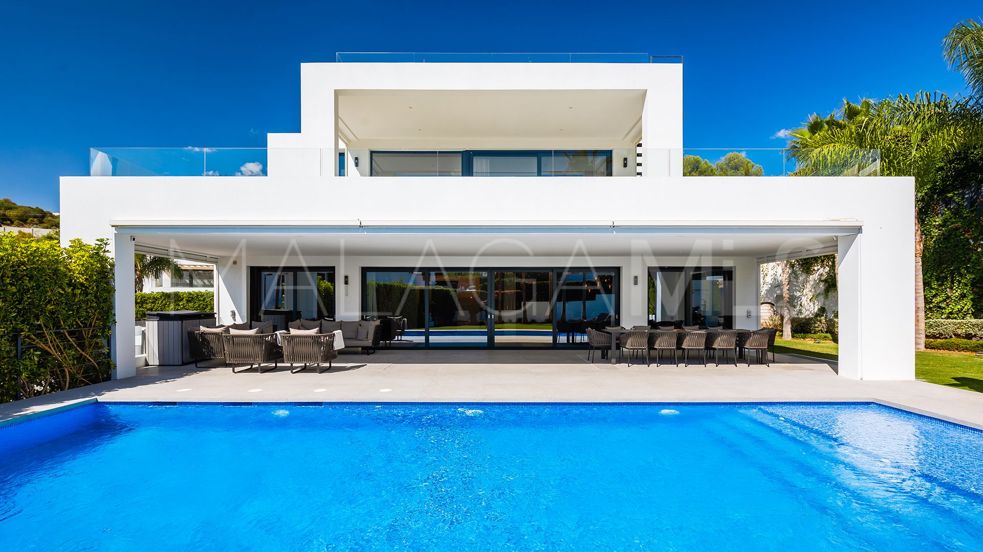 For sale Los Olivos villa with 7 bedrooms