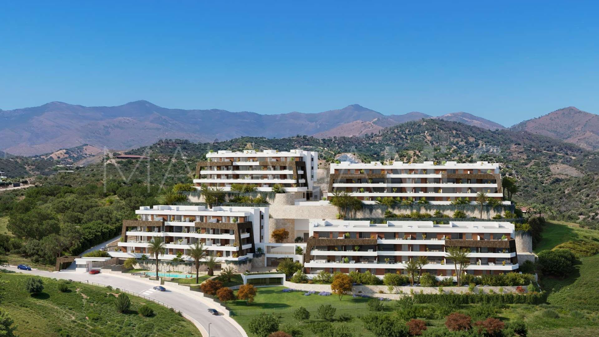 Penthouse for sale in Estepona with 5 bedrooms