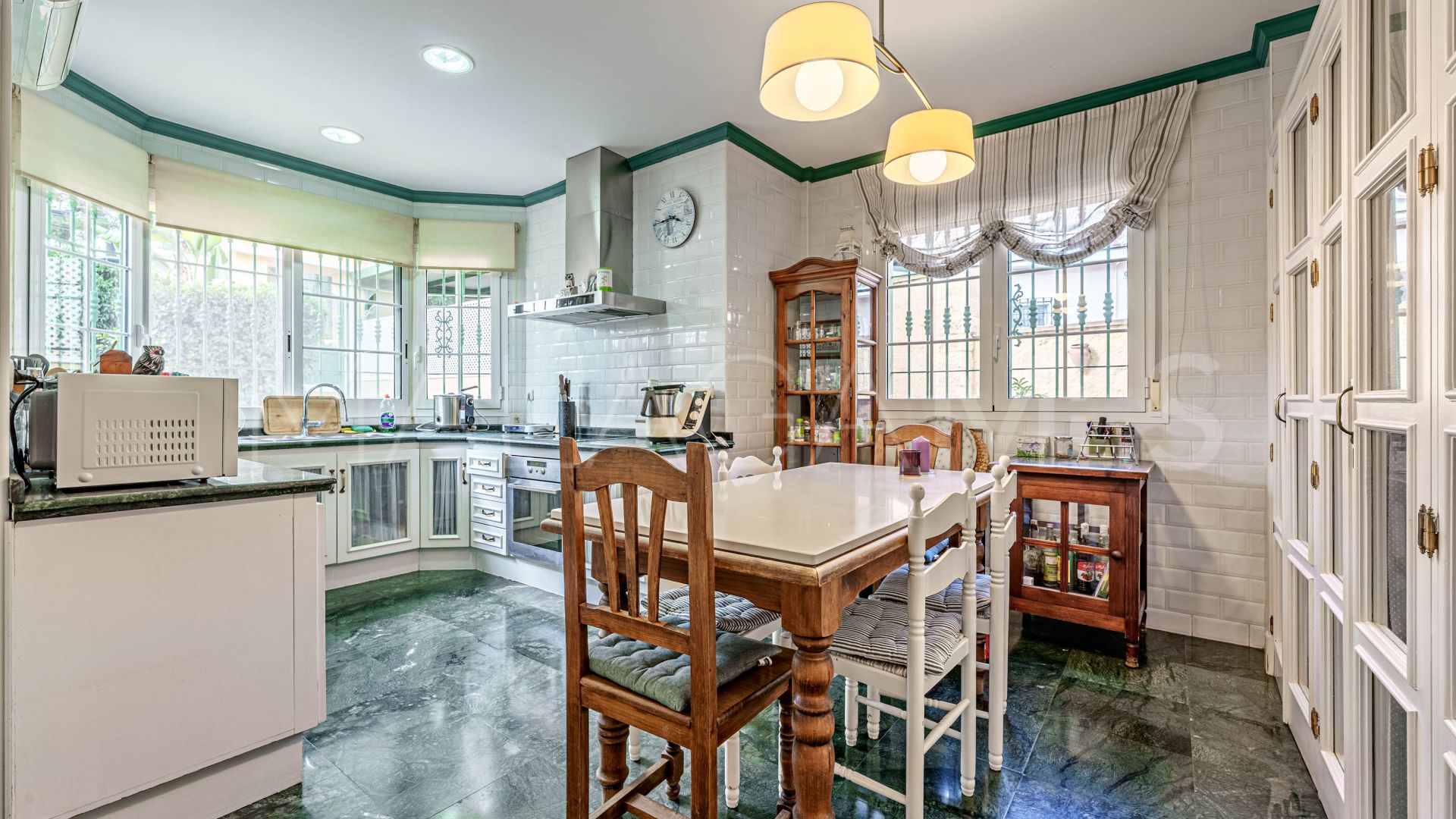 Villa a la venta with 4 bedrooms in Malaga - Este