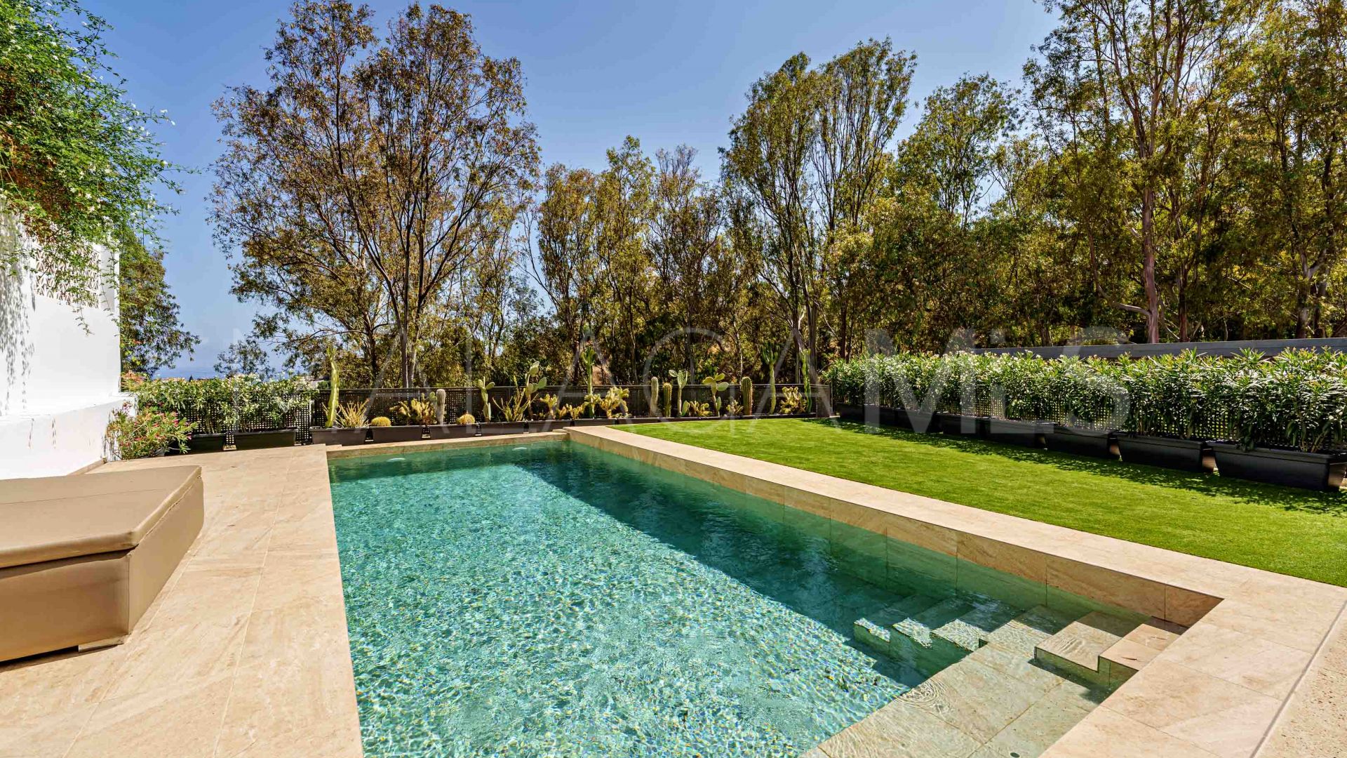 Villa for sale in Cerrado Calderón - El Morlaco