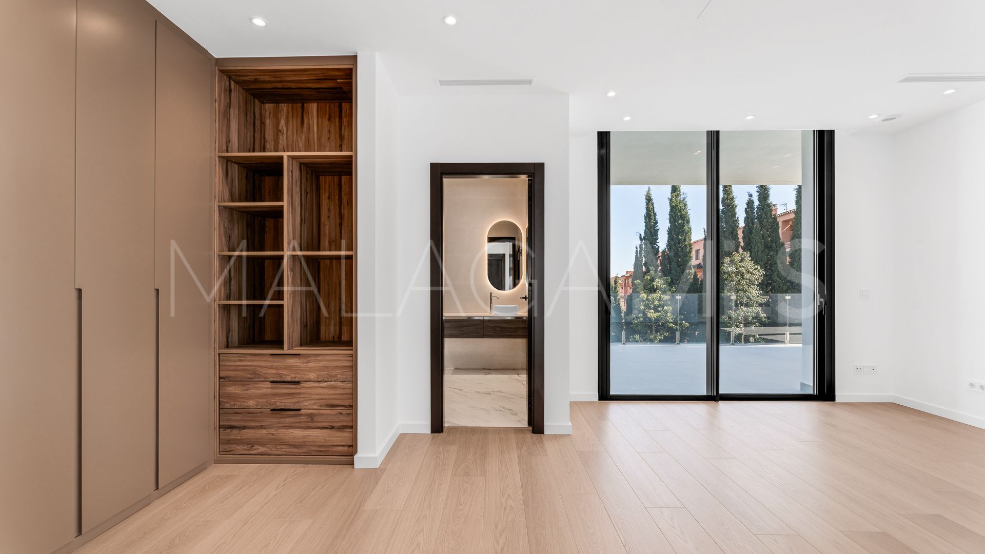 Buy villa in Paraiso Alto with 6 bedrooms