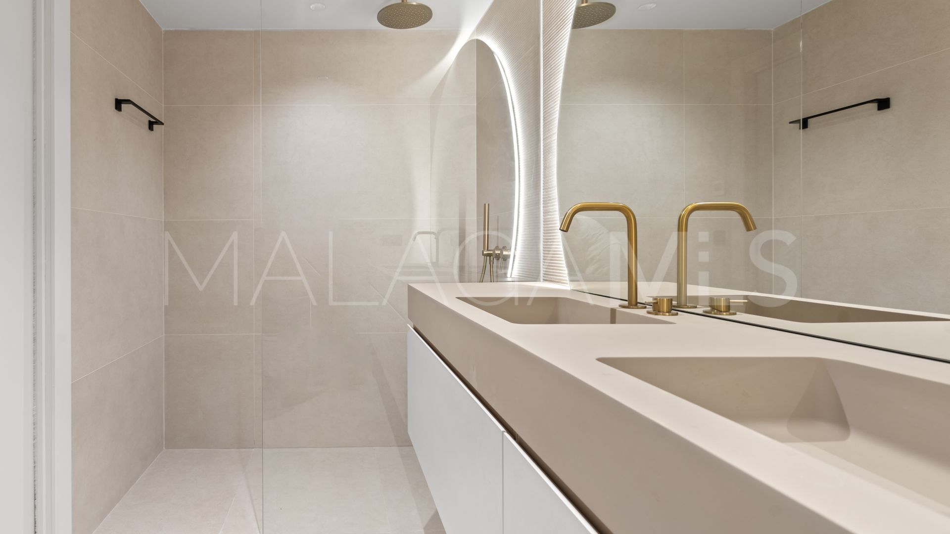 Palacetes Los Belvederes 3 bedrooms ground floor apartment for sale