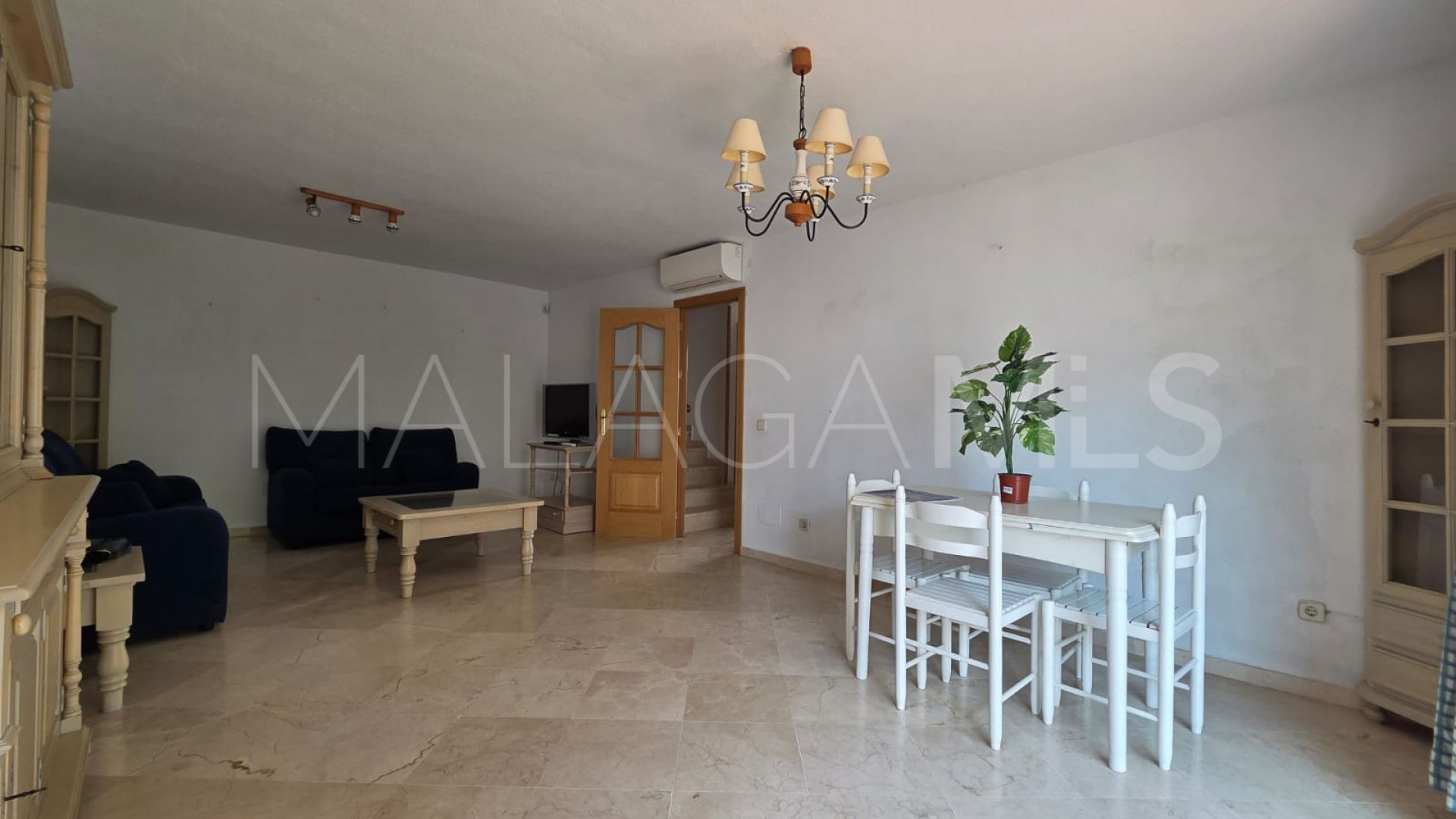 Doppelhaushälfte for sale in Arroyo de las Piedras