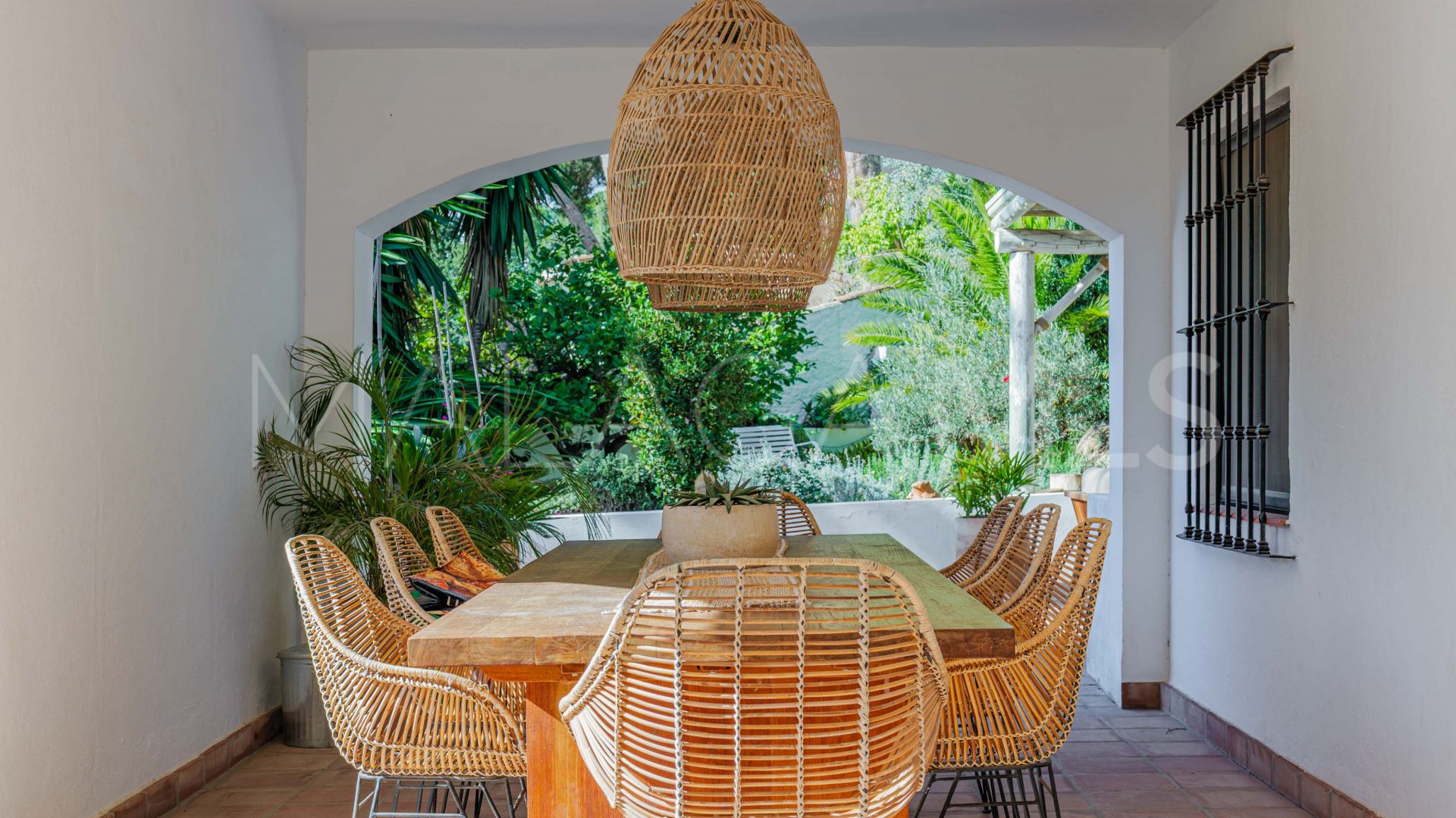 Hus i byn for sale in Pinares de San Antón