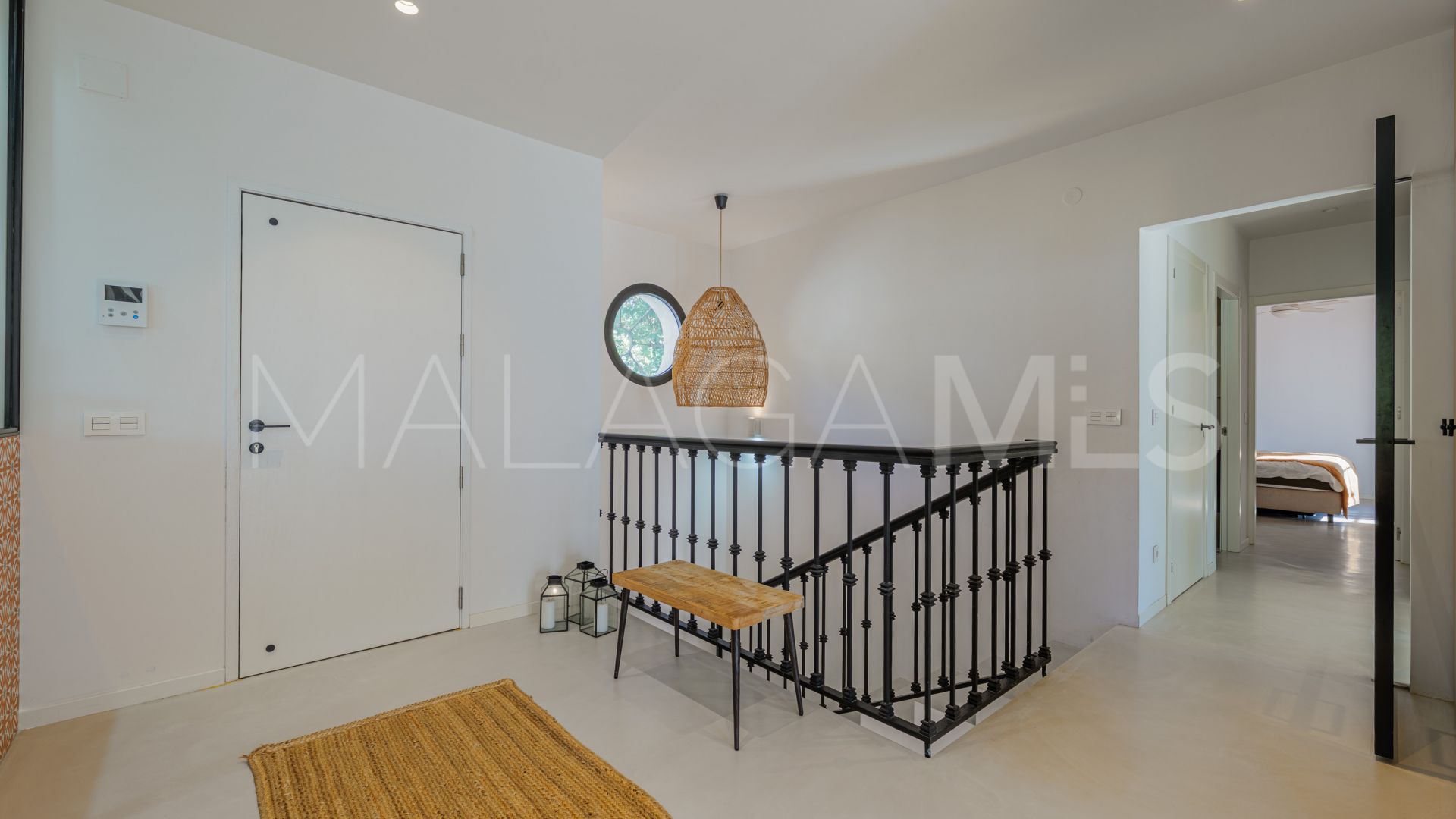 Hus i byn for sale in Pinares de San Antón