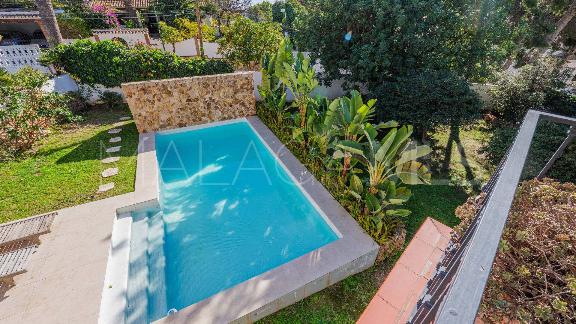 Hus i byn for sale in Pinares de San Antón