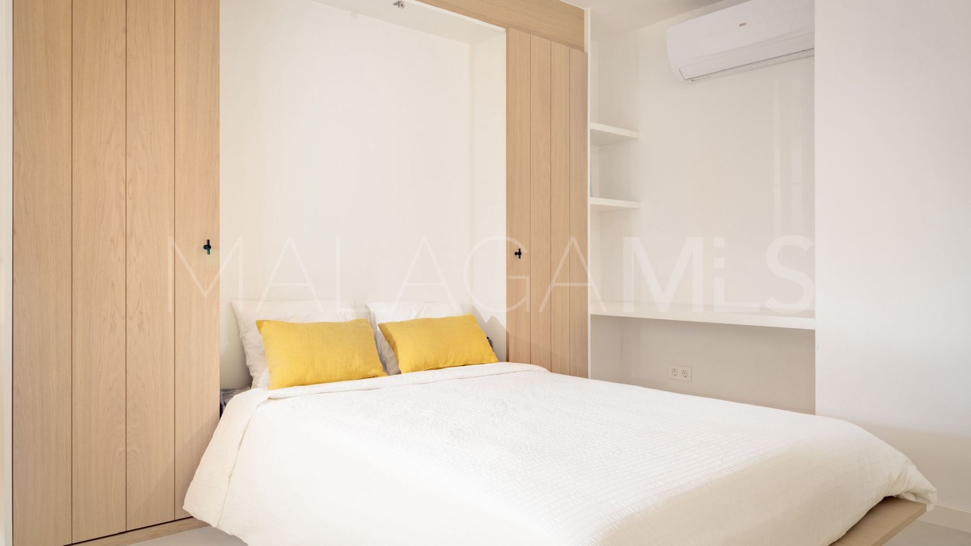 For sale Pinares de San Antón house with 4 bedrooms