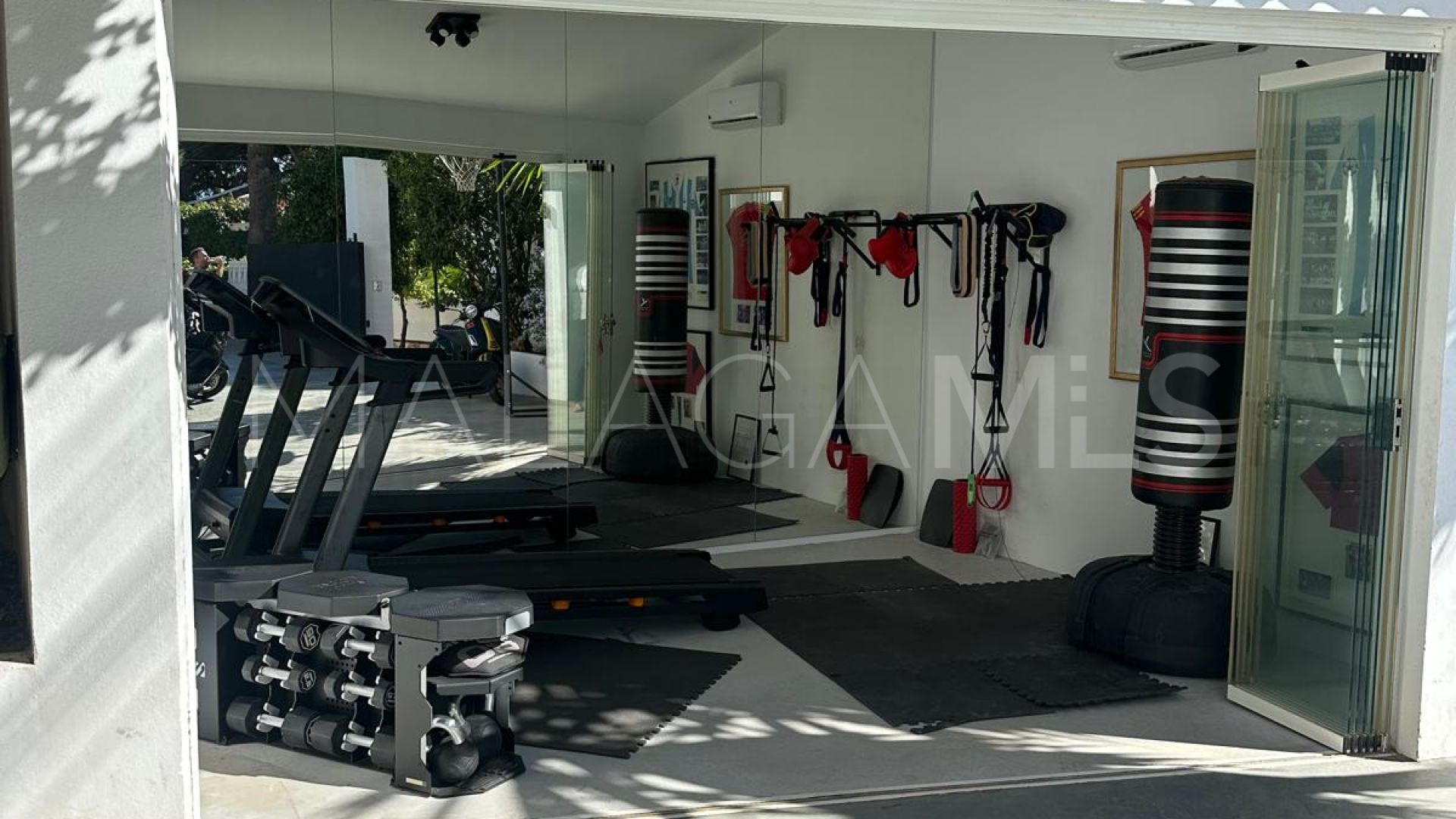 For sale Pinares de San Antón house with 4 bedrooms