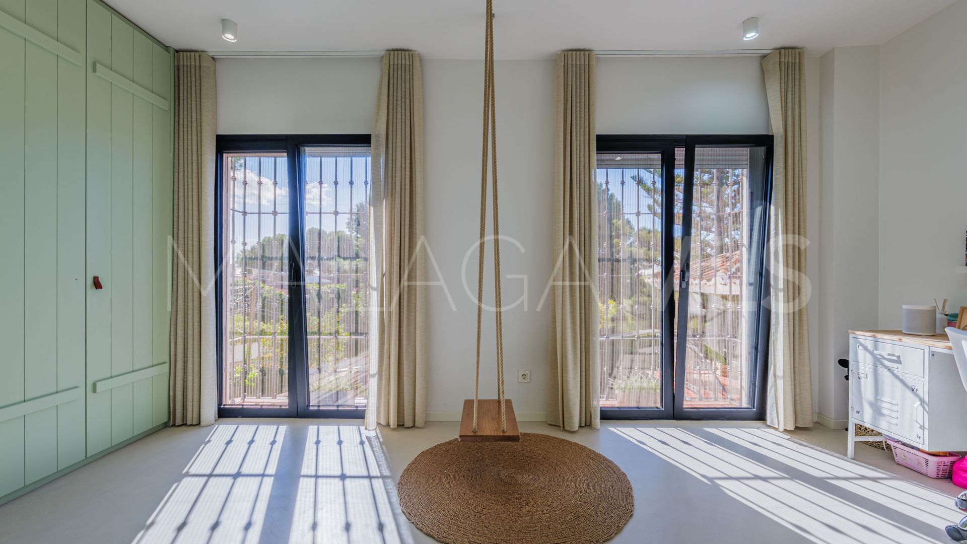 Hus i byn for sale in Pinares de San Antón