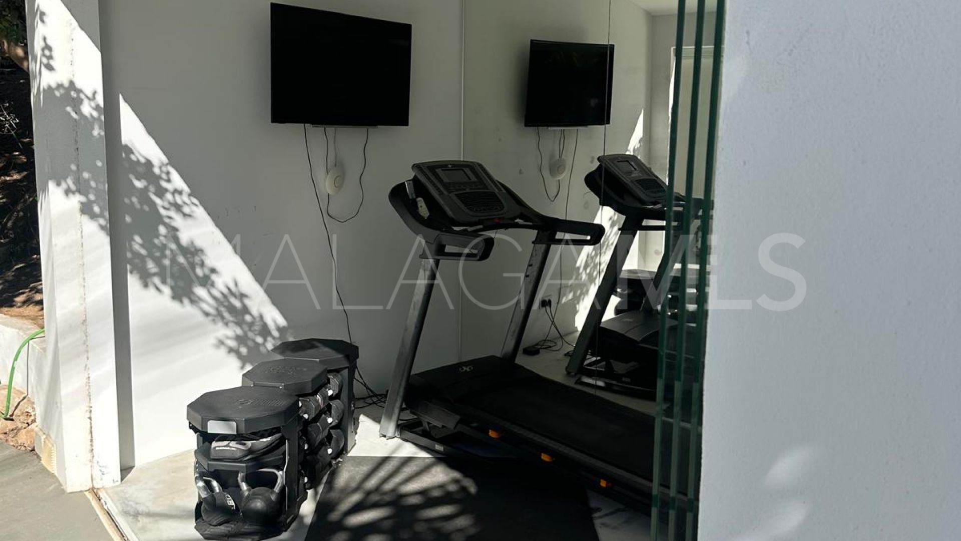 For sale Pinares de San Antón house with 4 bedrooms