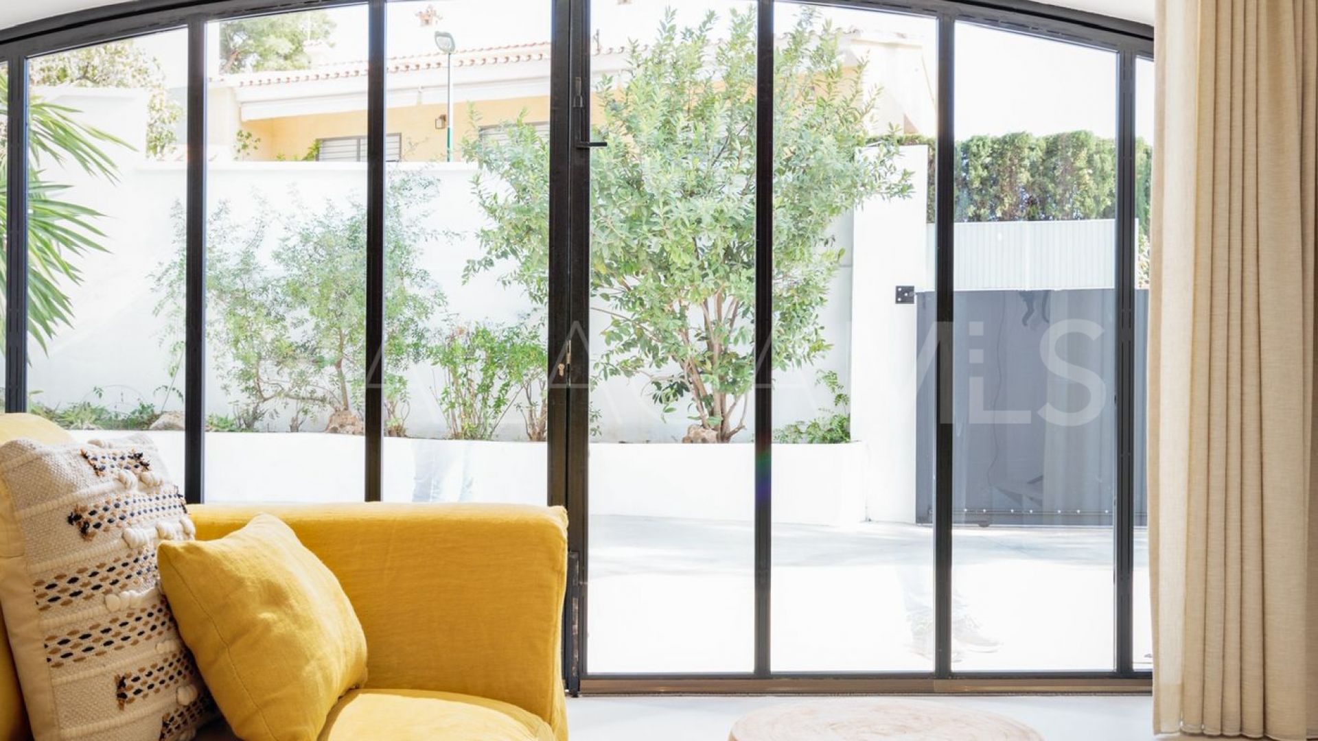 For sale Pinares de San Antón house with 4 bedrooms