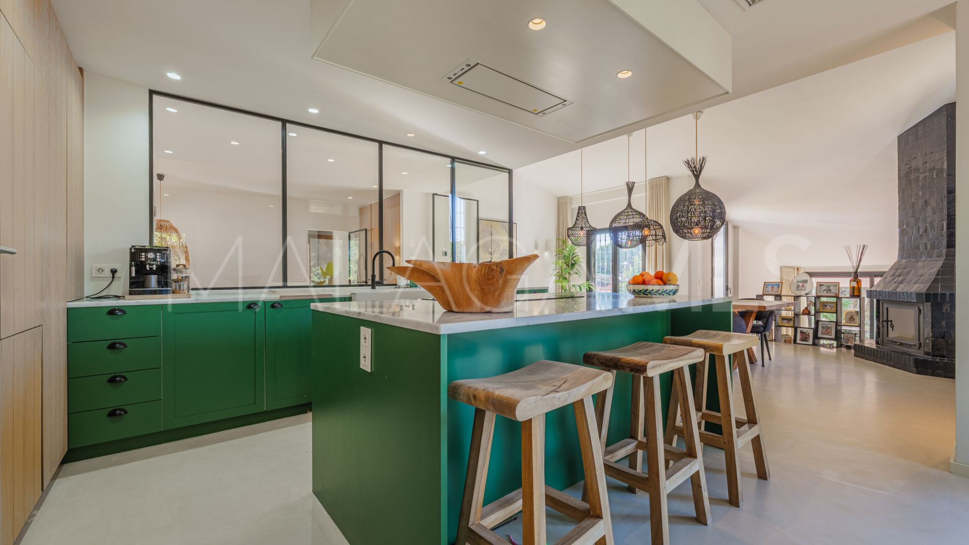 Hus i byn for sale in Pinares de San Antón