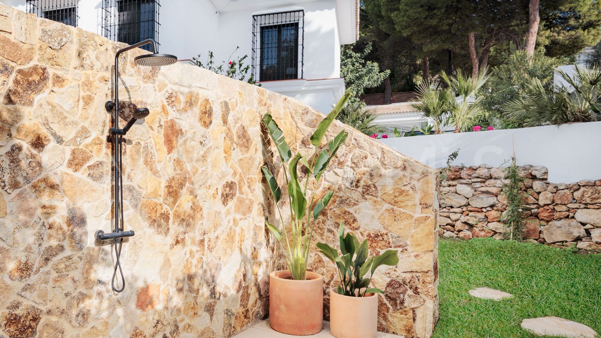 For sale Pinares de San Antón house with 4 bedrooms