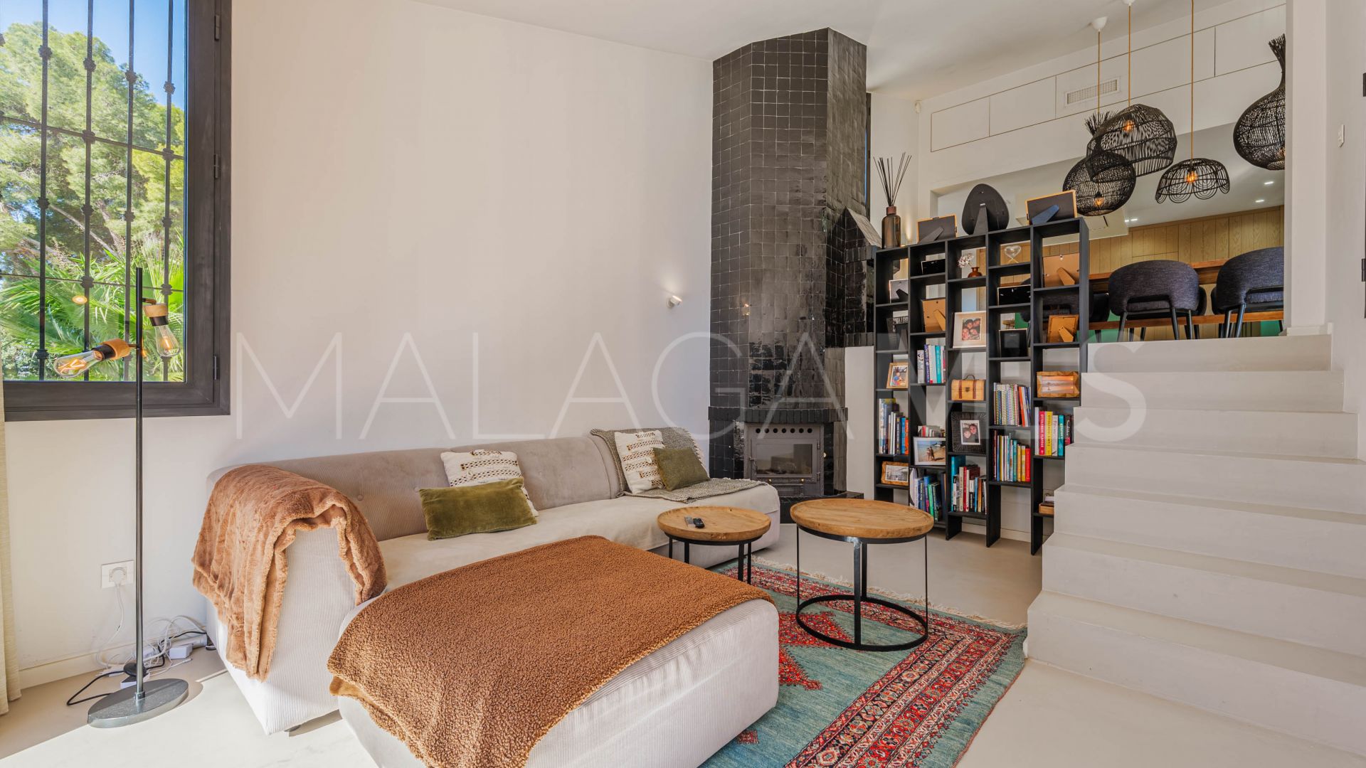 Hus i byn for sale in Pinares de San Antón