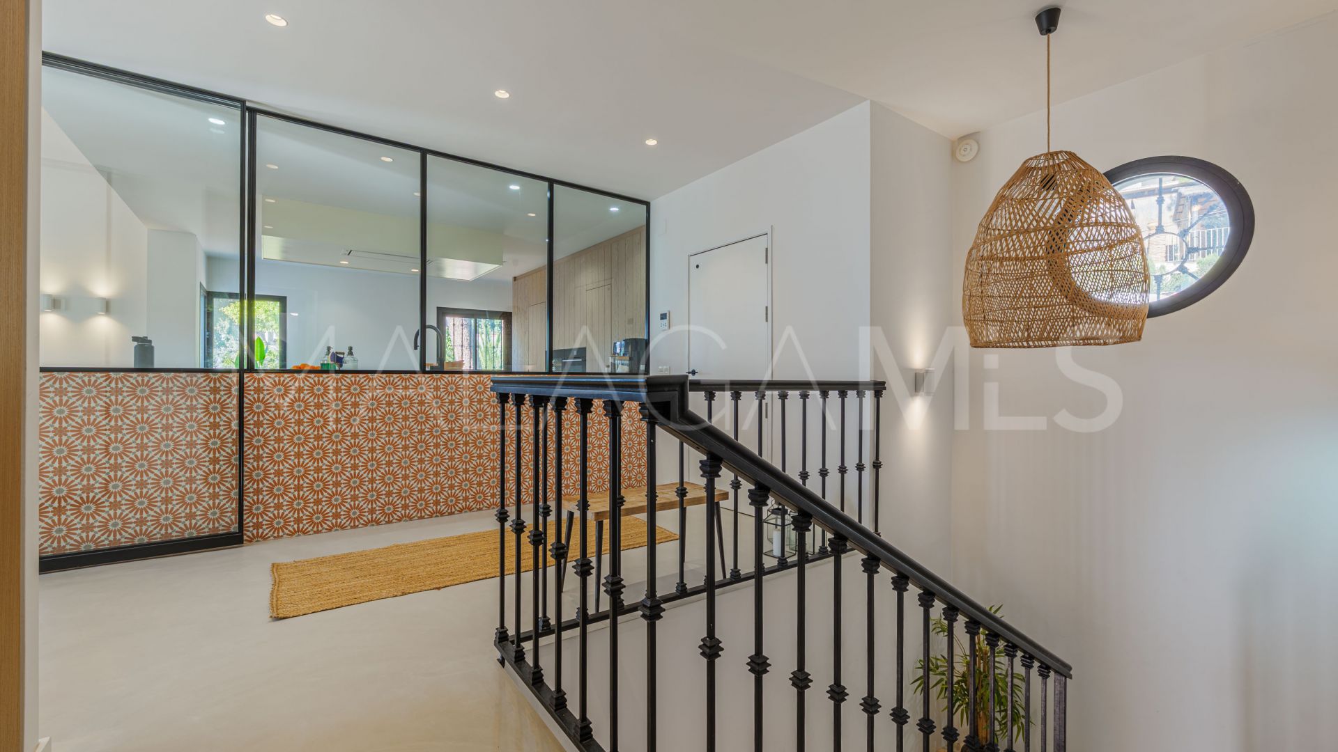 Hus i byn for sale in Pinares de San Antón