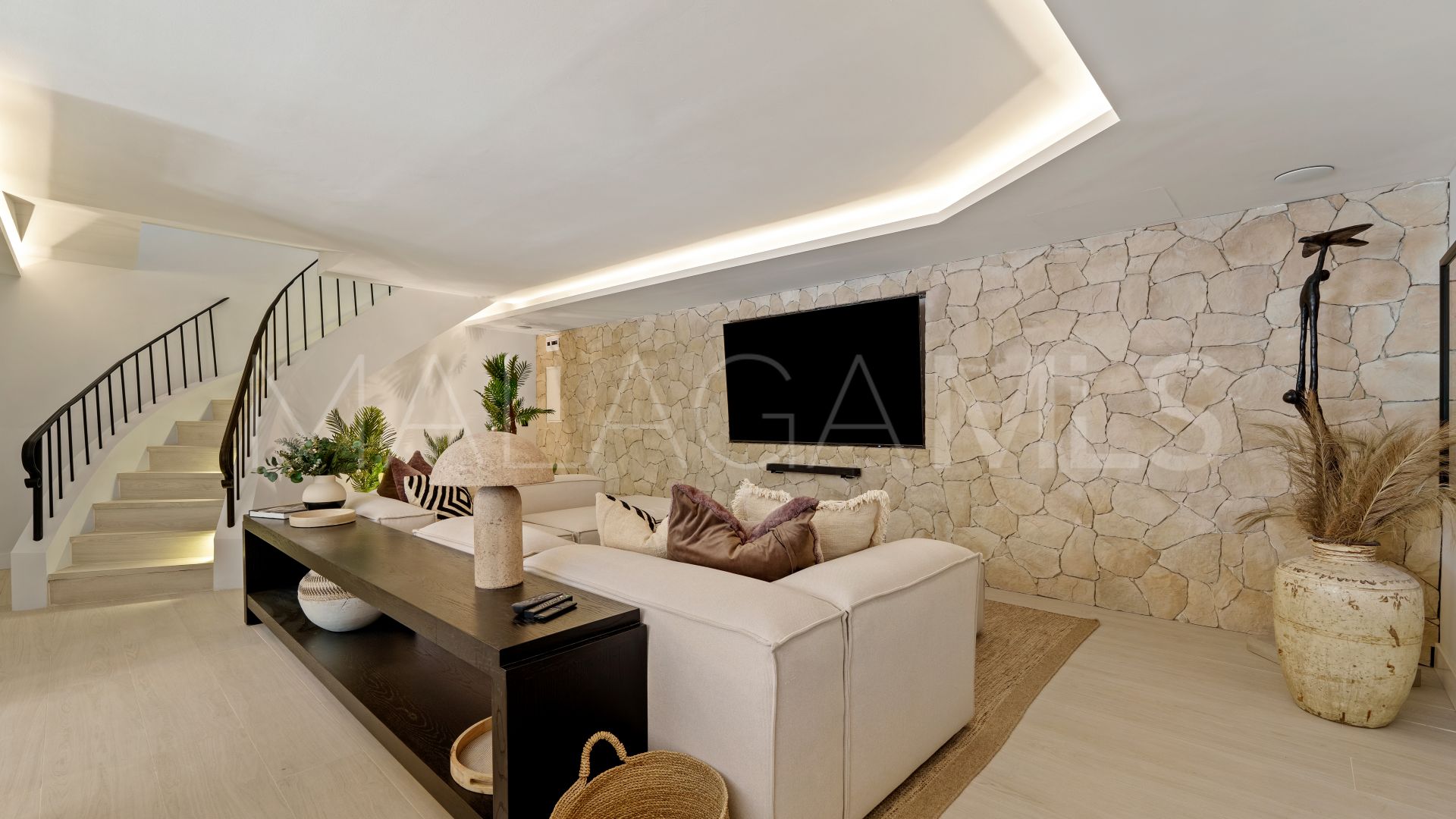 Villa for sale in Las Brisas