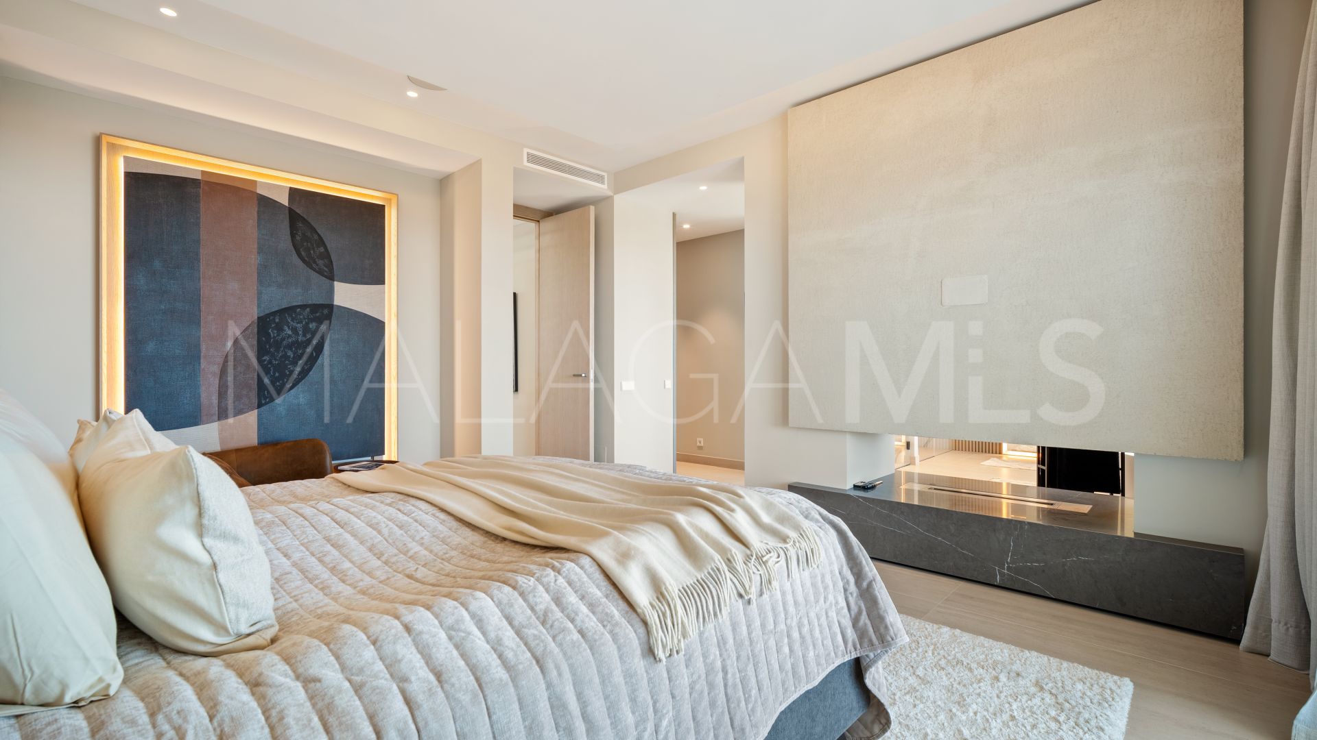 Villa jumelée for sale in Nueva Andalucia