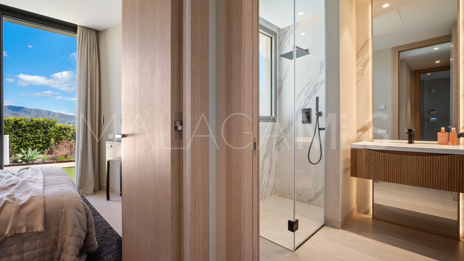 Villa jumelée for sale in Nueva Andalucia