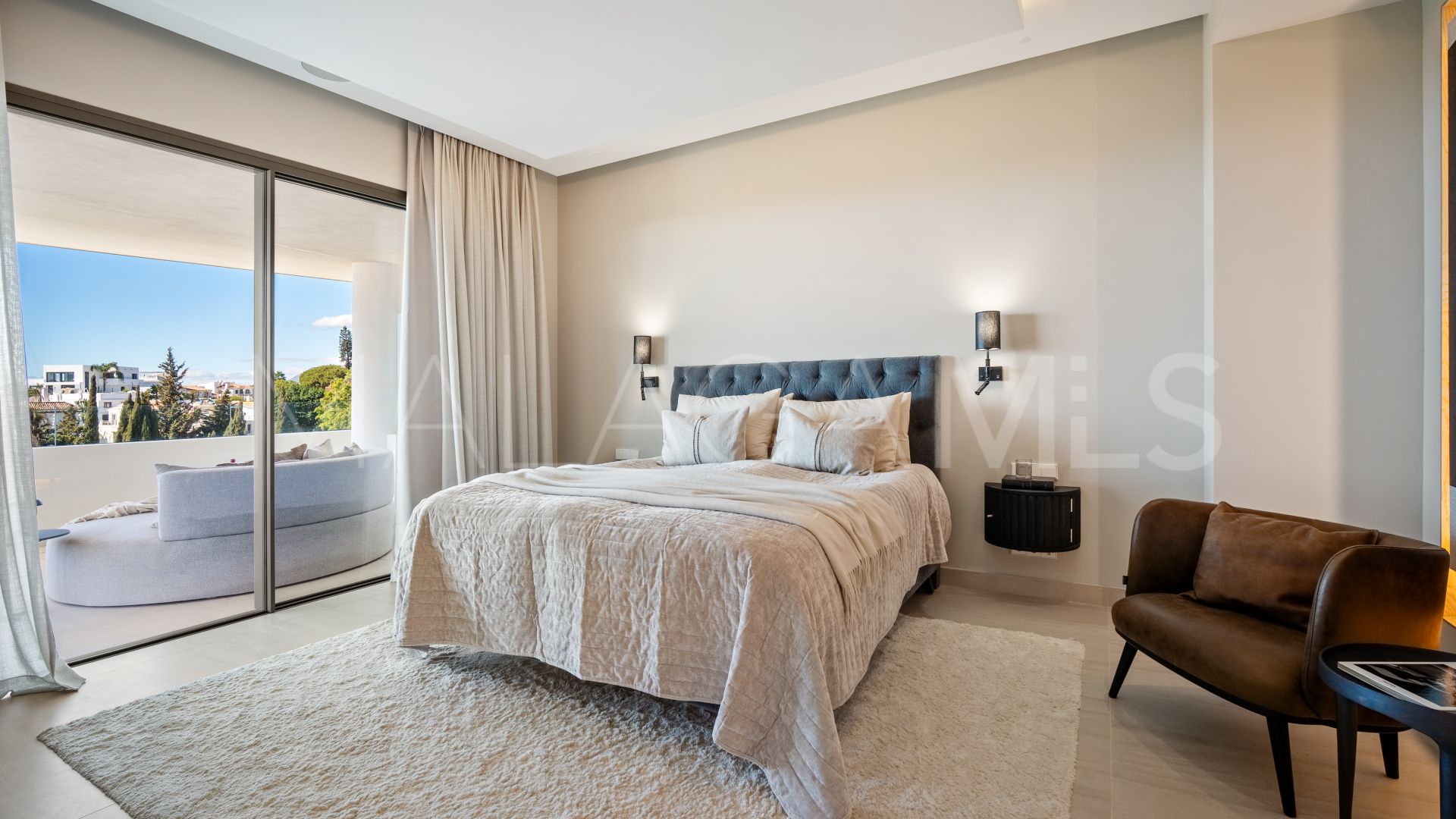 Villa jumelée for sale in Nueva Andalucia