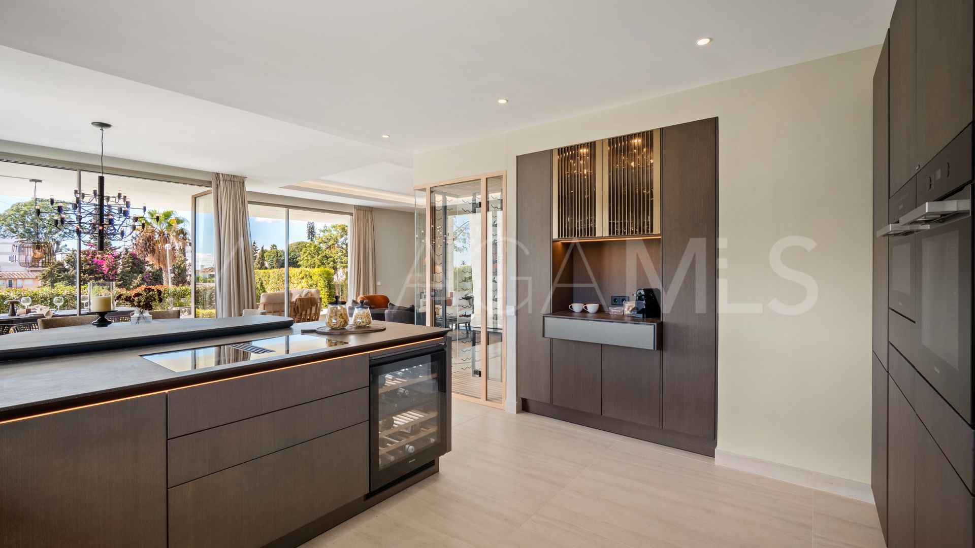 Villa jumelée for sale in Nueva Andalucia