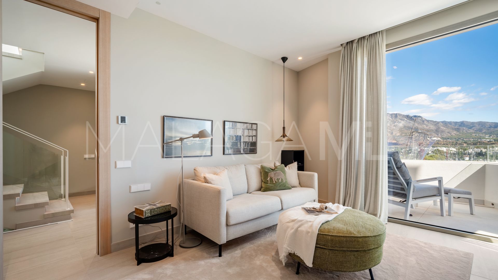 Villa jumelée for sale in Nueva Andalucia