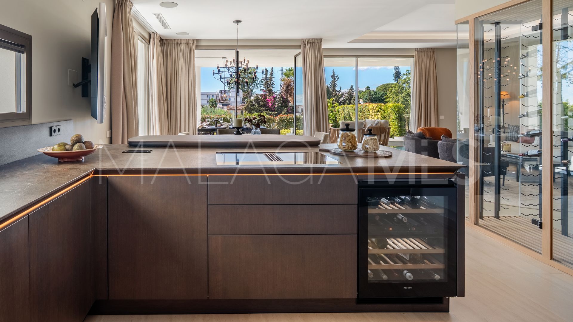 Villa jumelée for sale in Nueva Andalucia