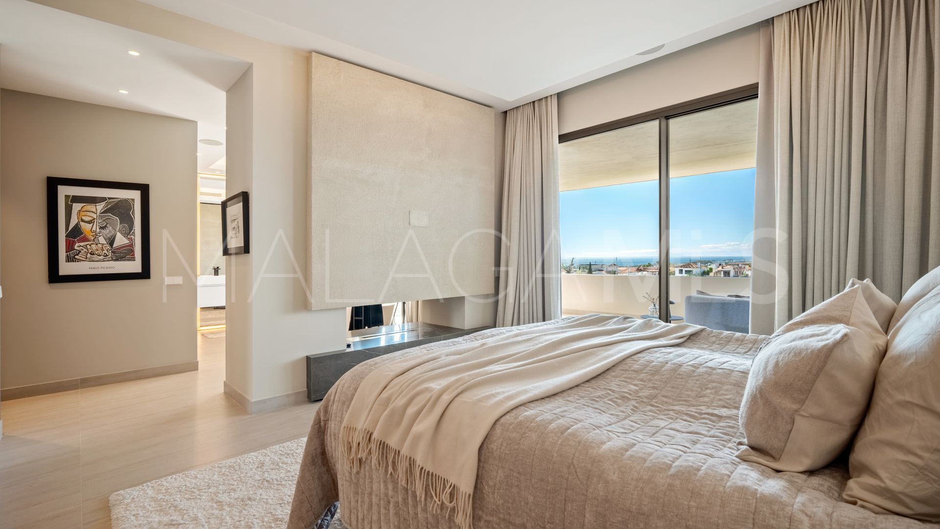 Villa jumelée for sale in Nueva Andalucia