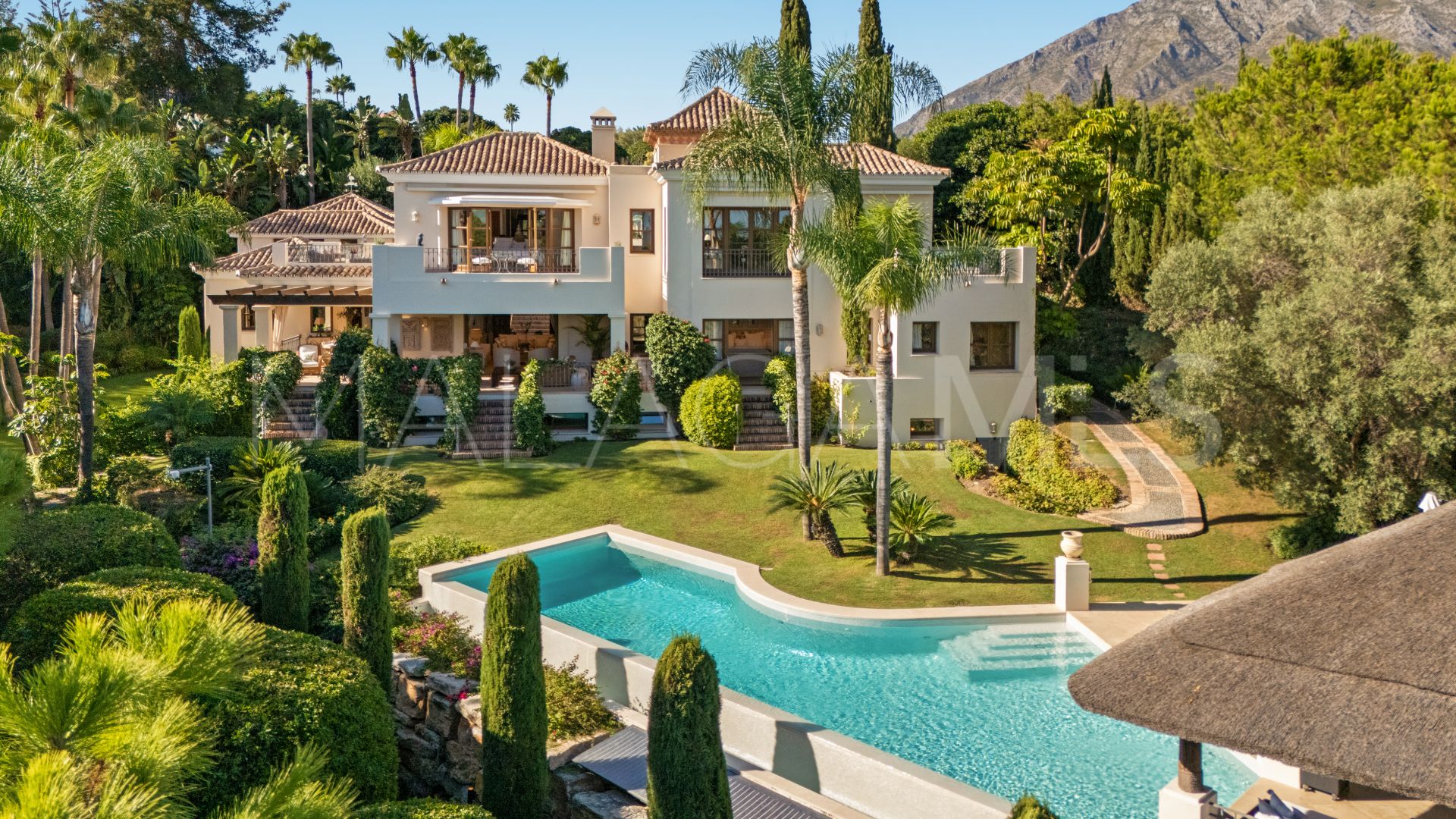 Se vende villa in Las Lomas del Marbella Club with 6 bedrooms