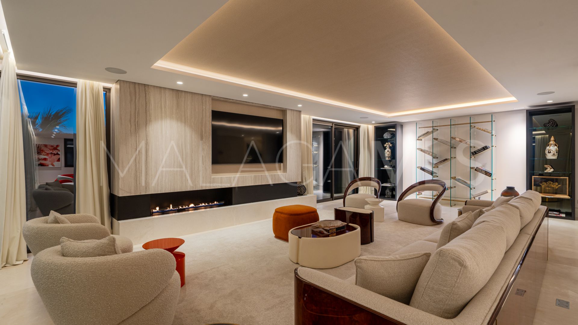 Buy villa in Marbella Hill Club with 5 bedrooms