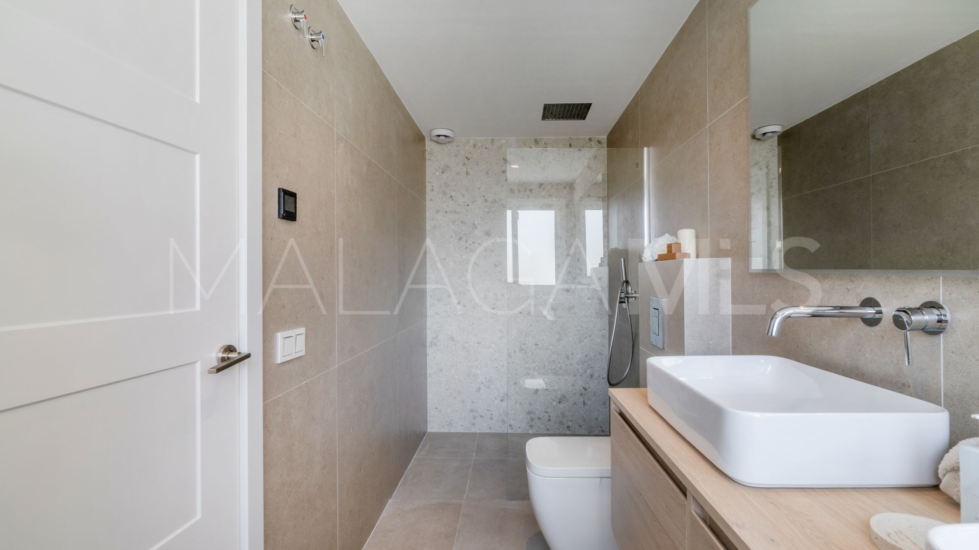 Buy adosado with 4 bedrooms in Arroyo de las Piedras