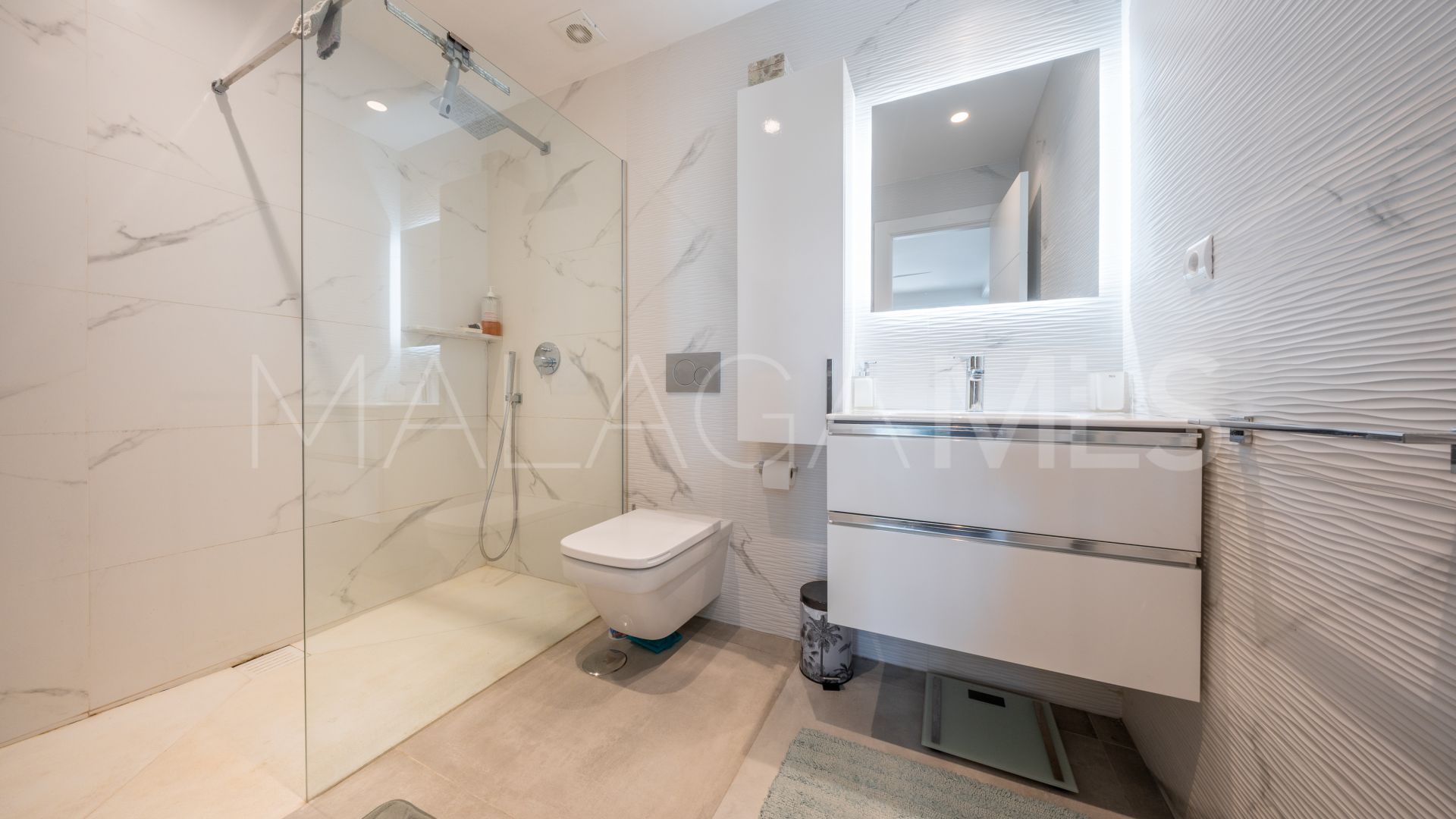 2 bedrooms ground floor apartment for sale in Lorcrimar