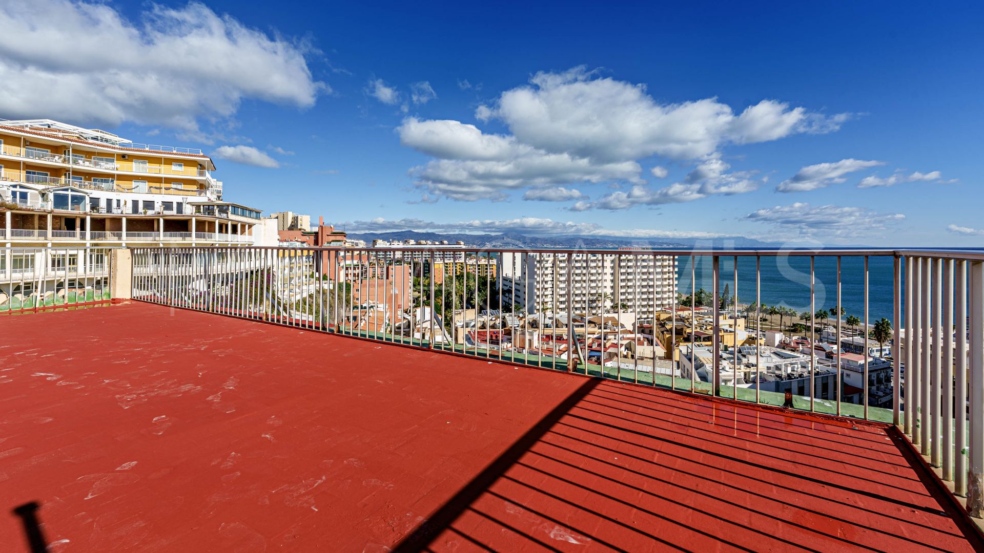 Gebäude for sale in Bajondillo